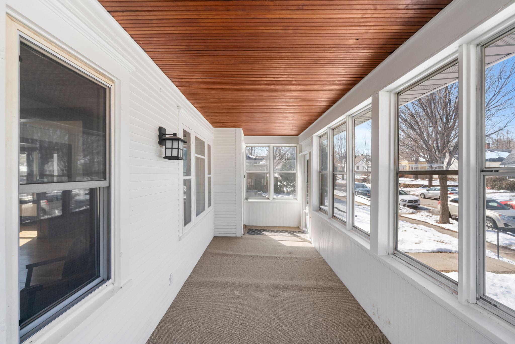 3850 Colfax Avenue N