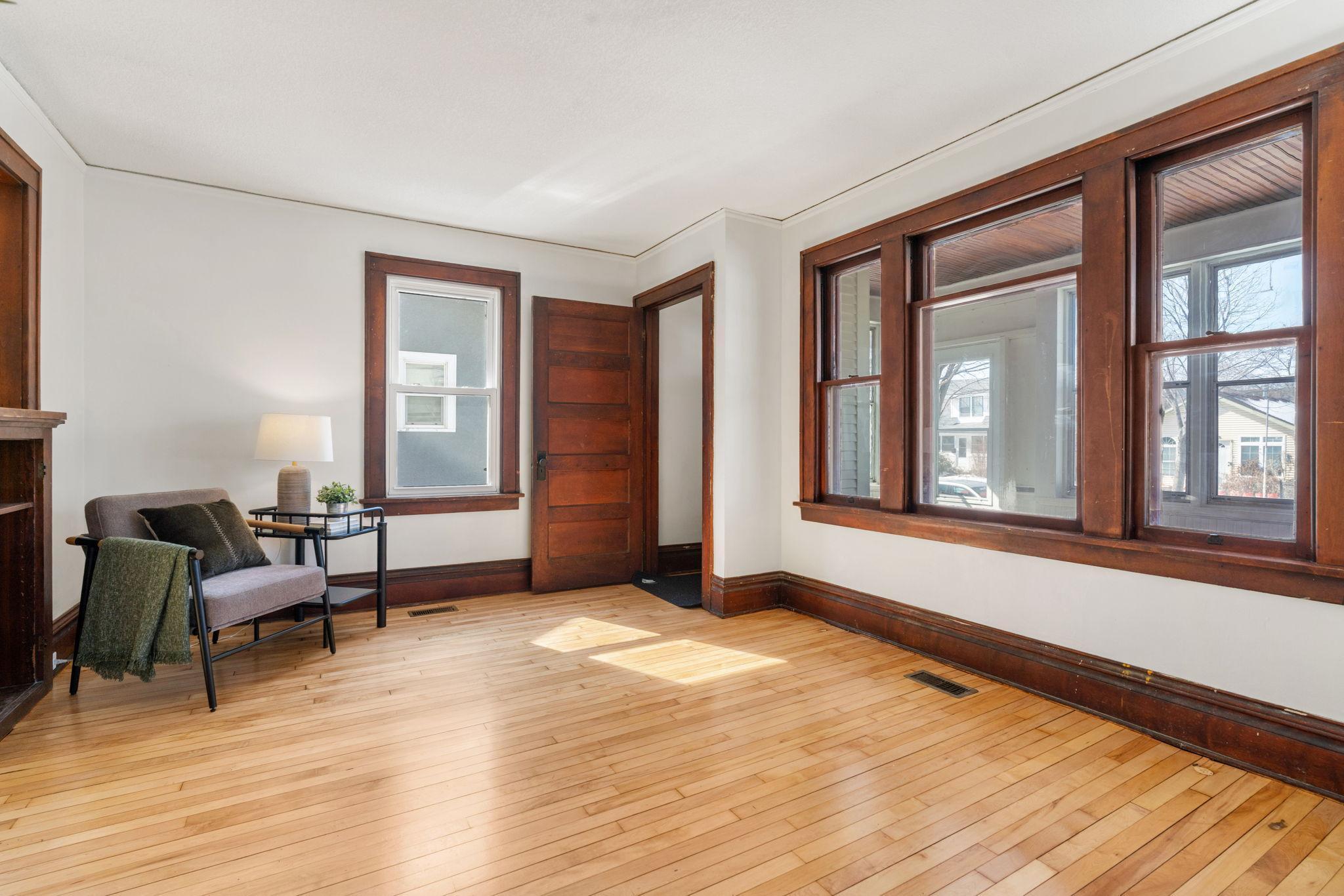 3850 Colfax Avenue N