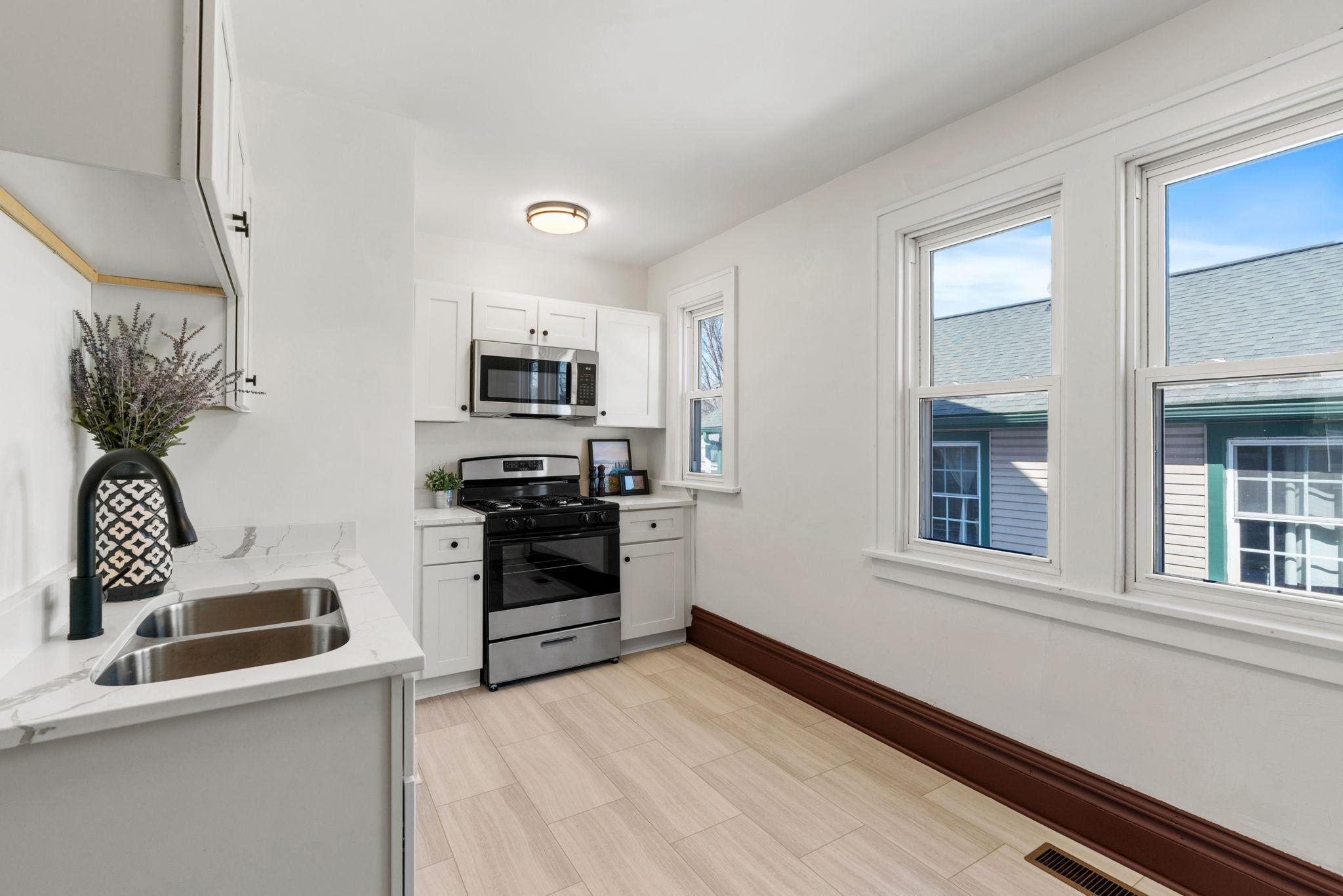 3850 Colfax Avenue N