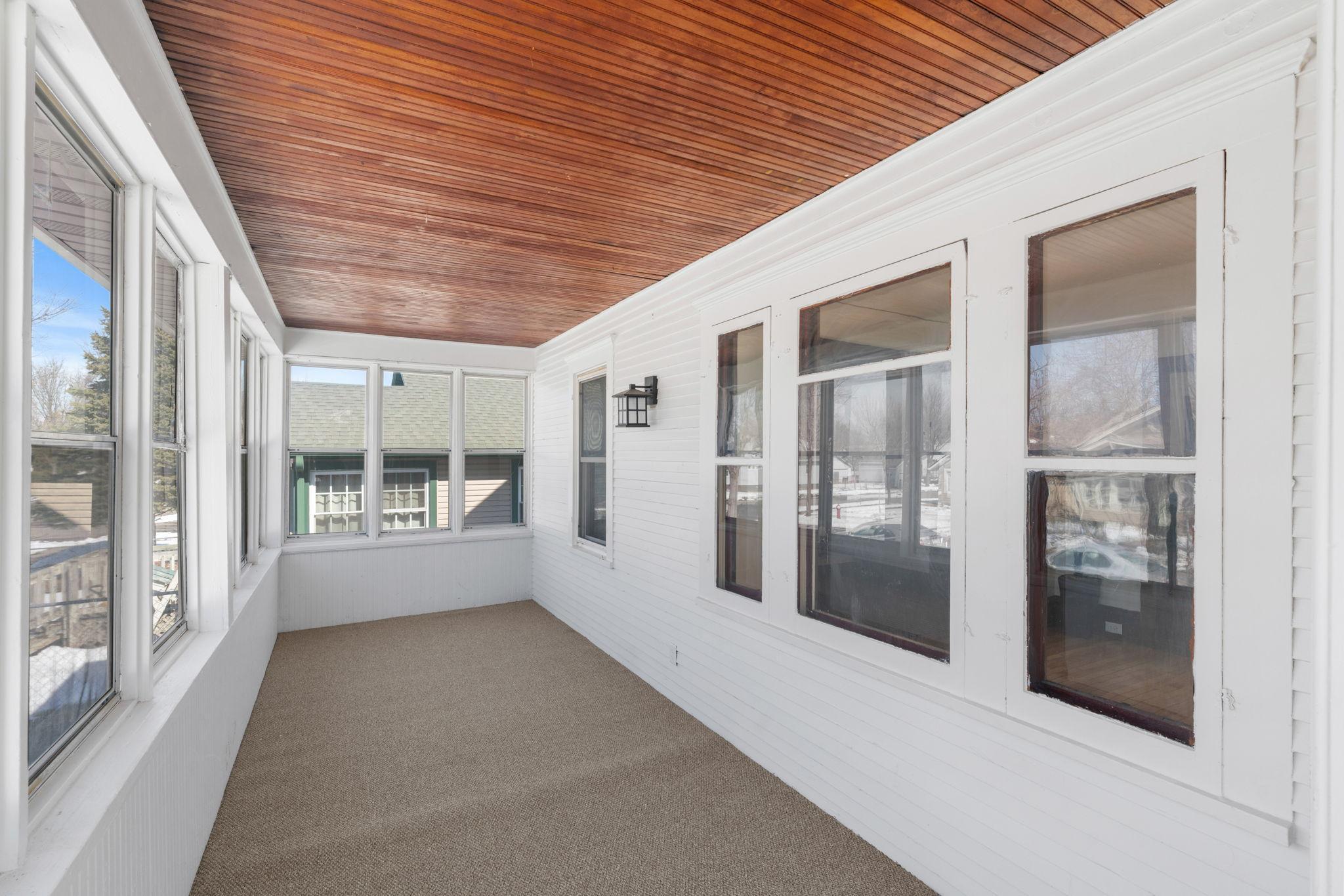 3850 Colfax Avenue N