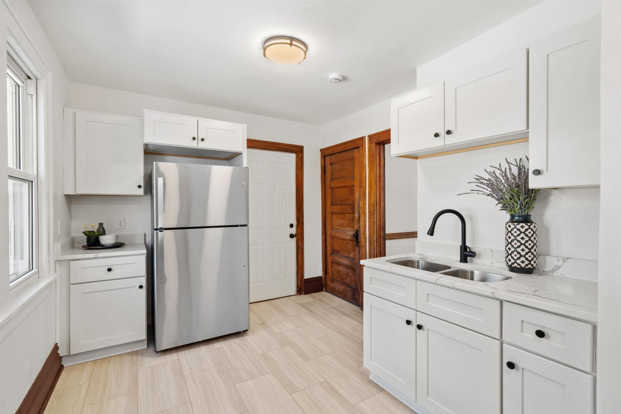 3850 Colfax Avenue N