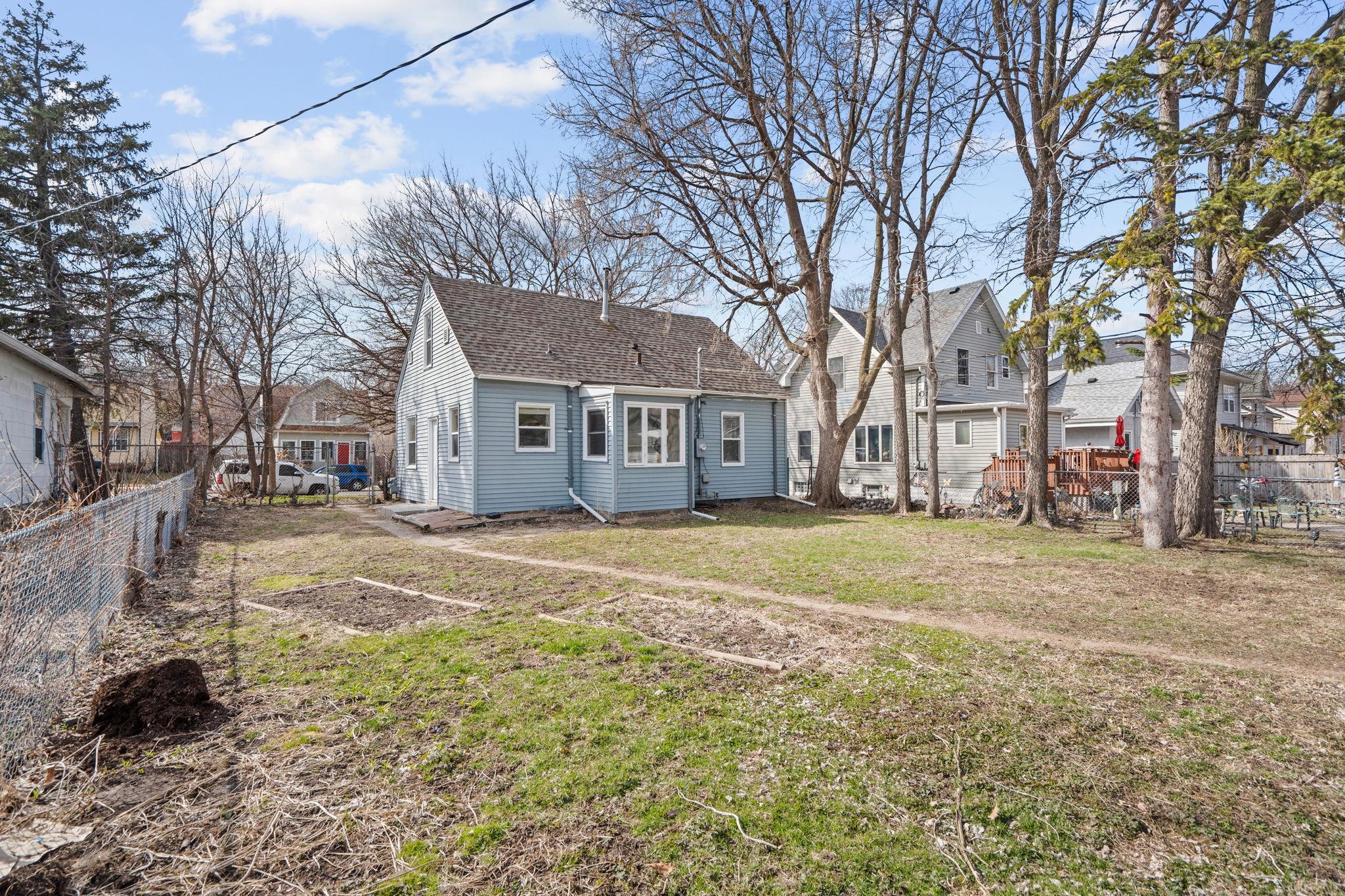 3214 Dupont Avenue N