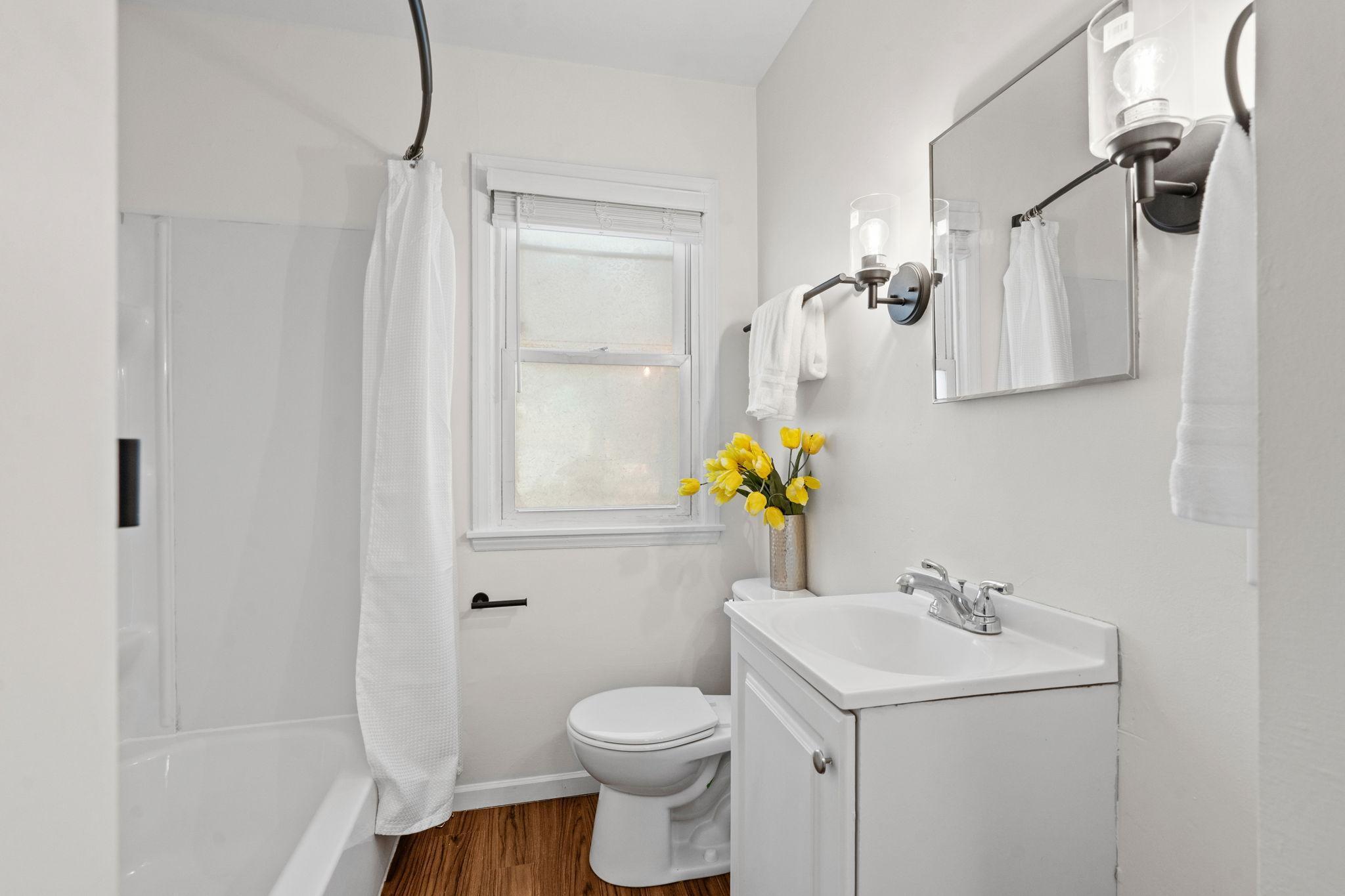 3214 Dupont Avenue N