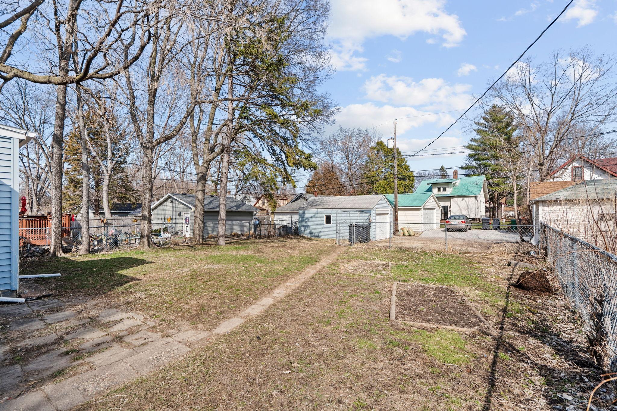 3214 Dupont Avenue N