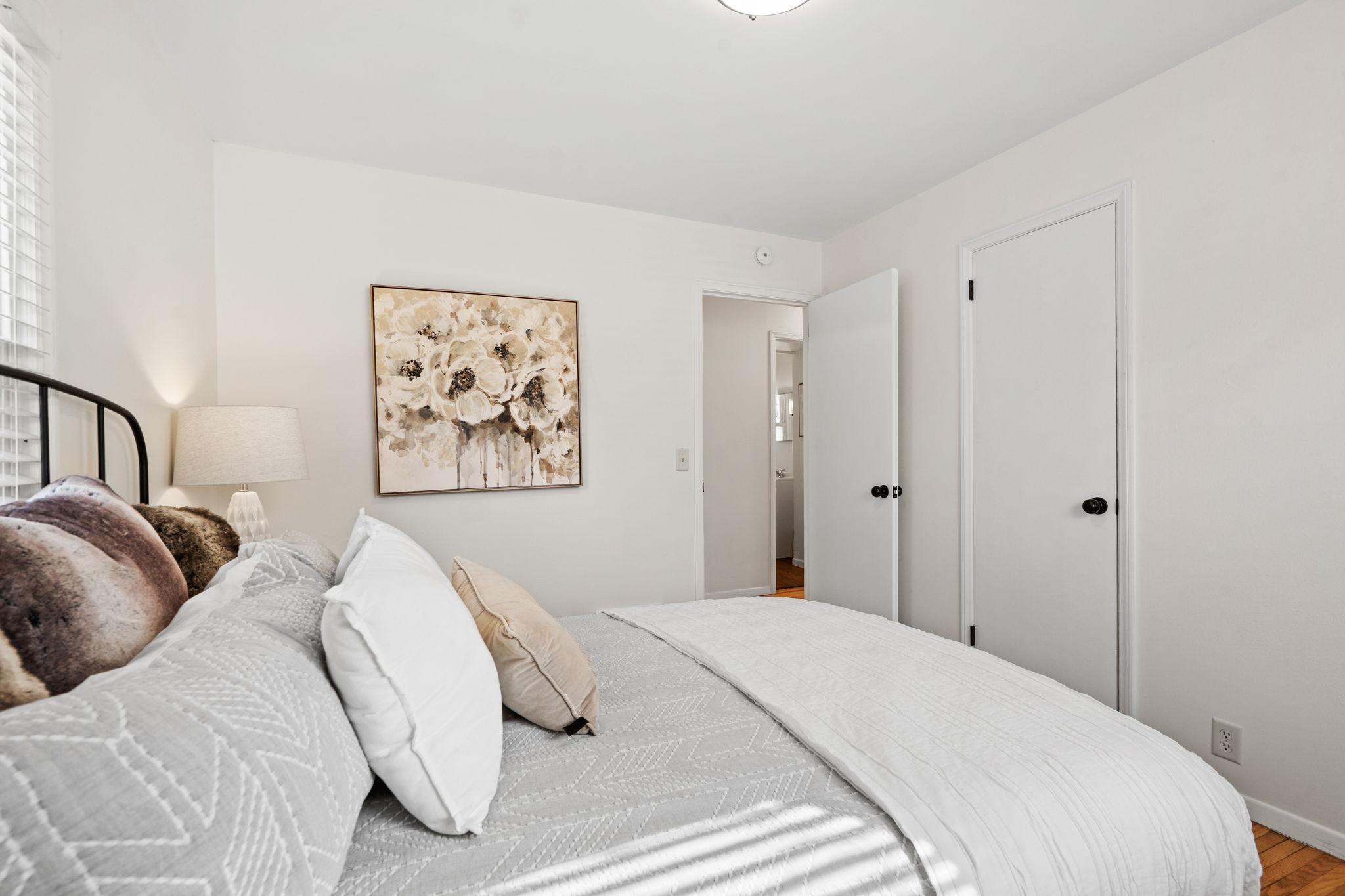 3214 Dupont Avenue N