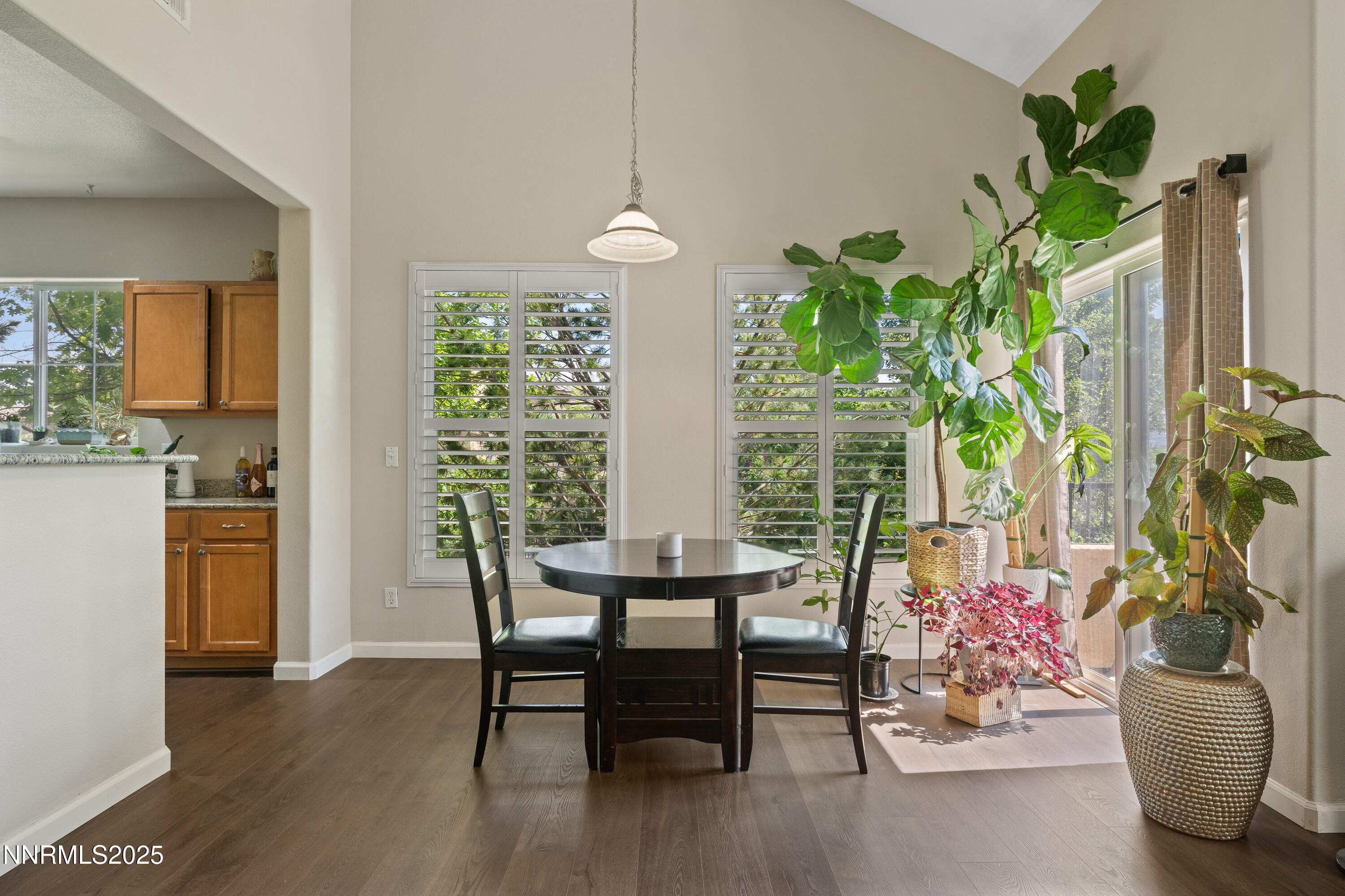 9050 Double R Boulevard, 1425