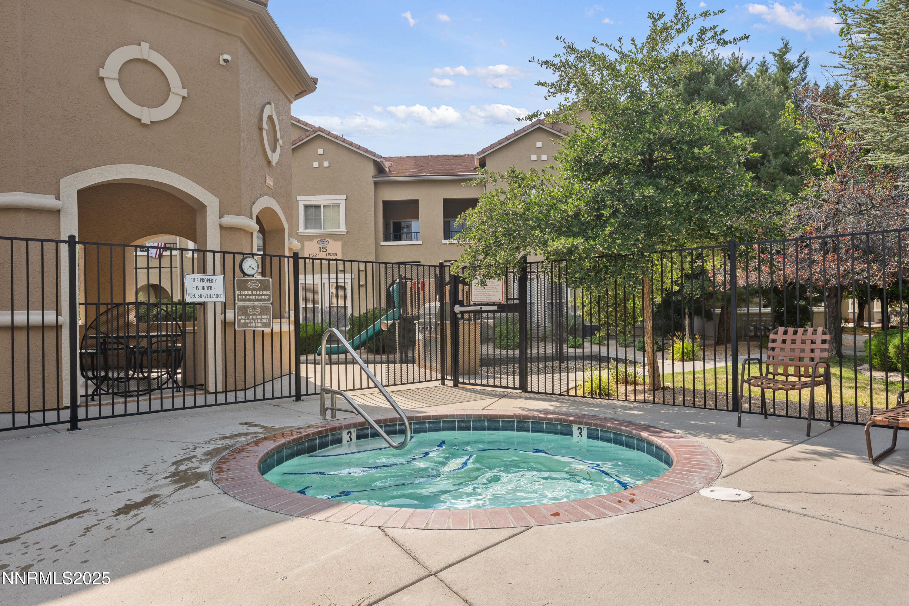 9050 Double R Boulevard, 1425