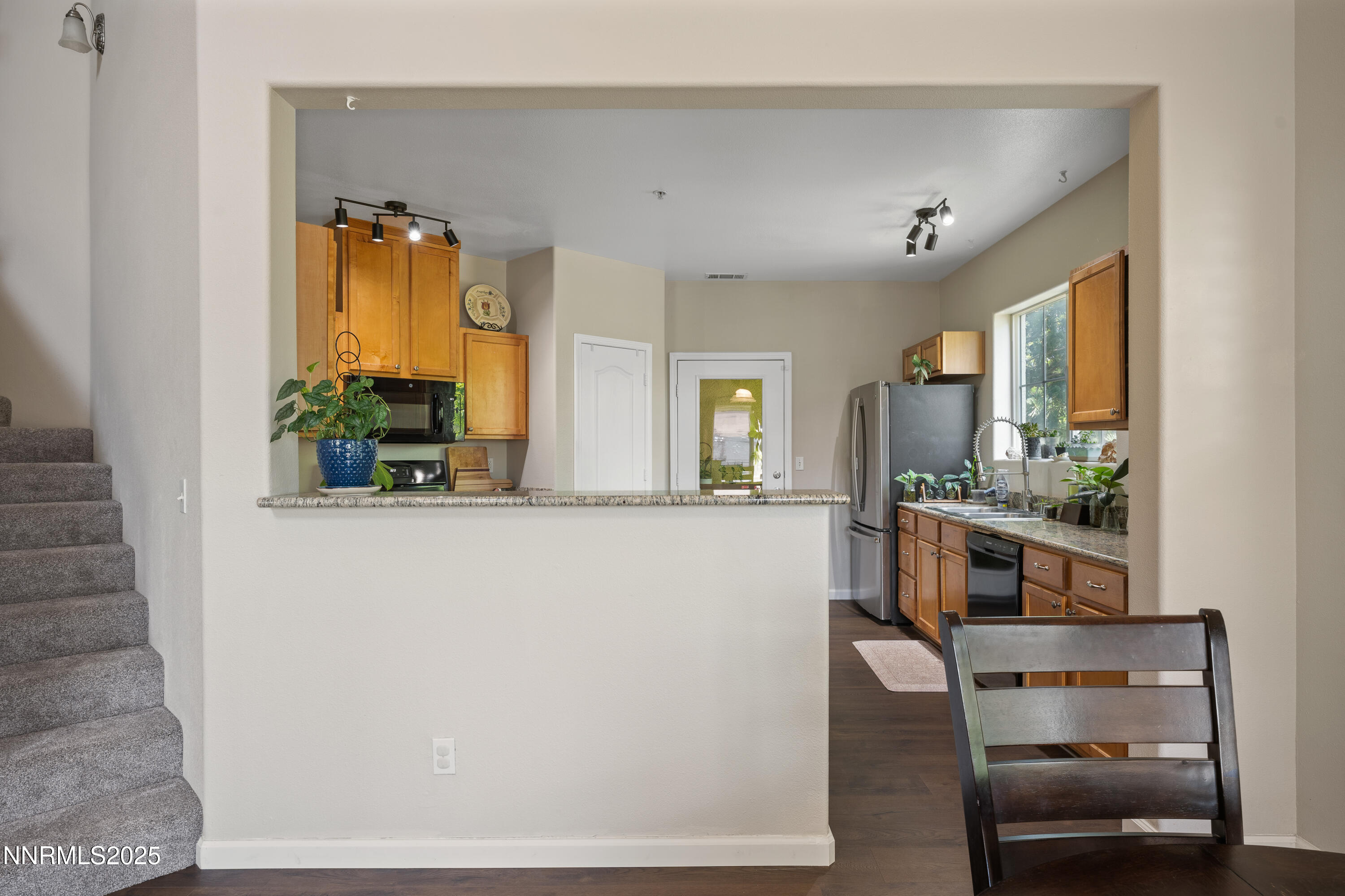 9050 Double R Boulevard, 1425