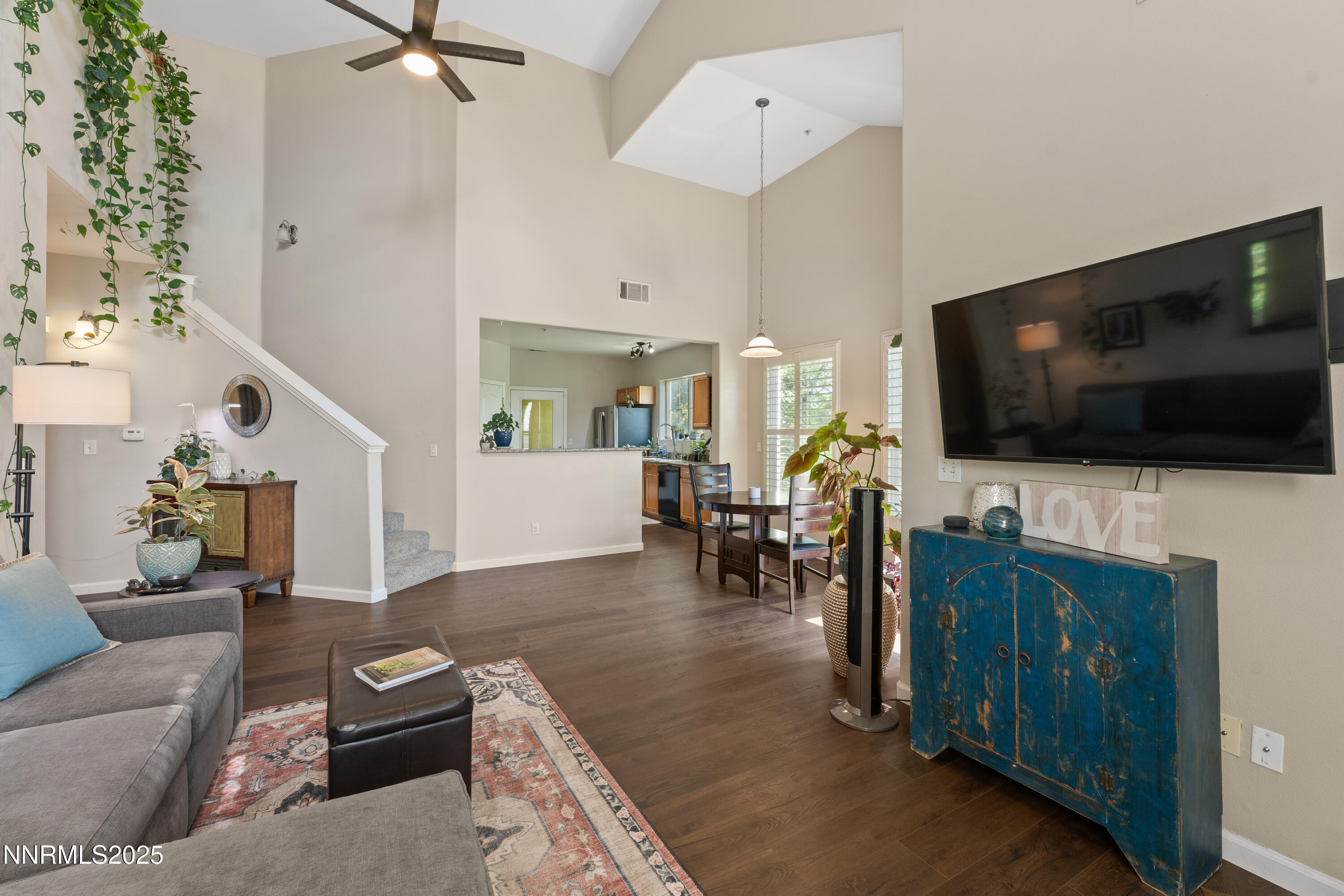 9050 Double R Boulevard, 1425