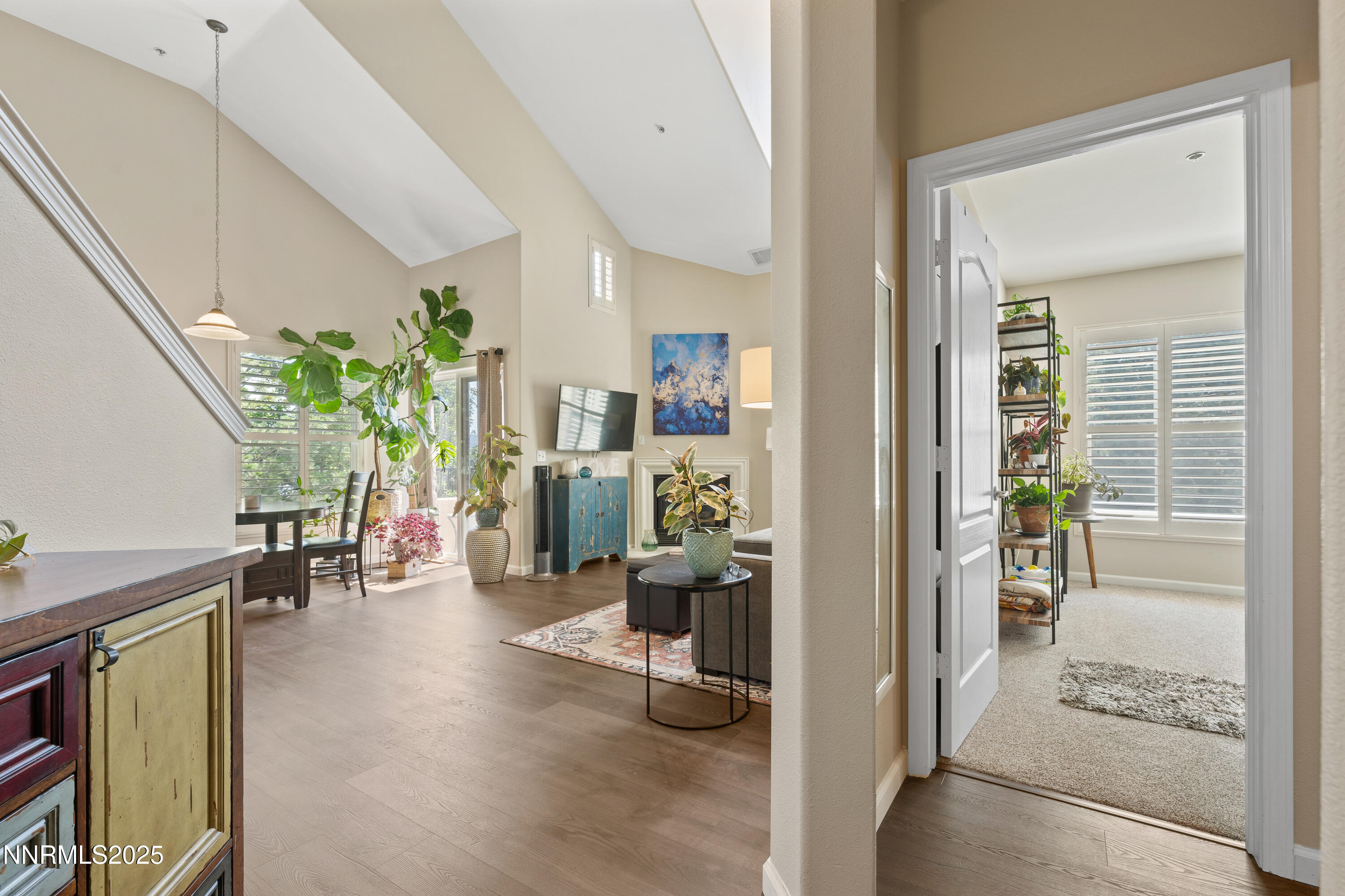 9050 Double R Boulevard, 1425