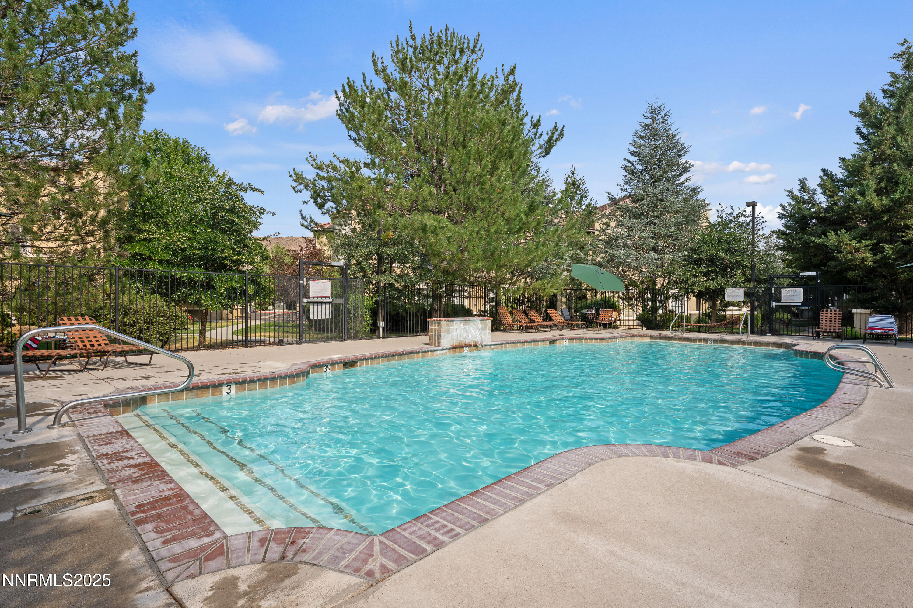 9050 Double R Boulevard, 1425