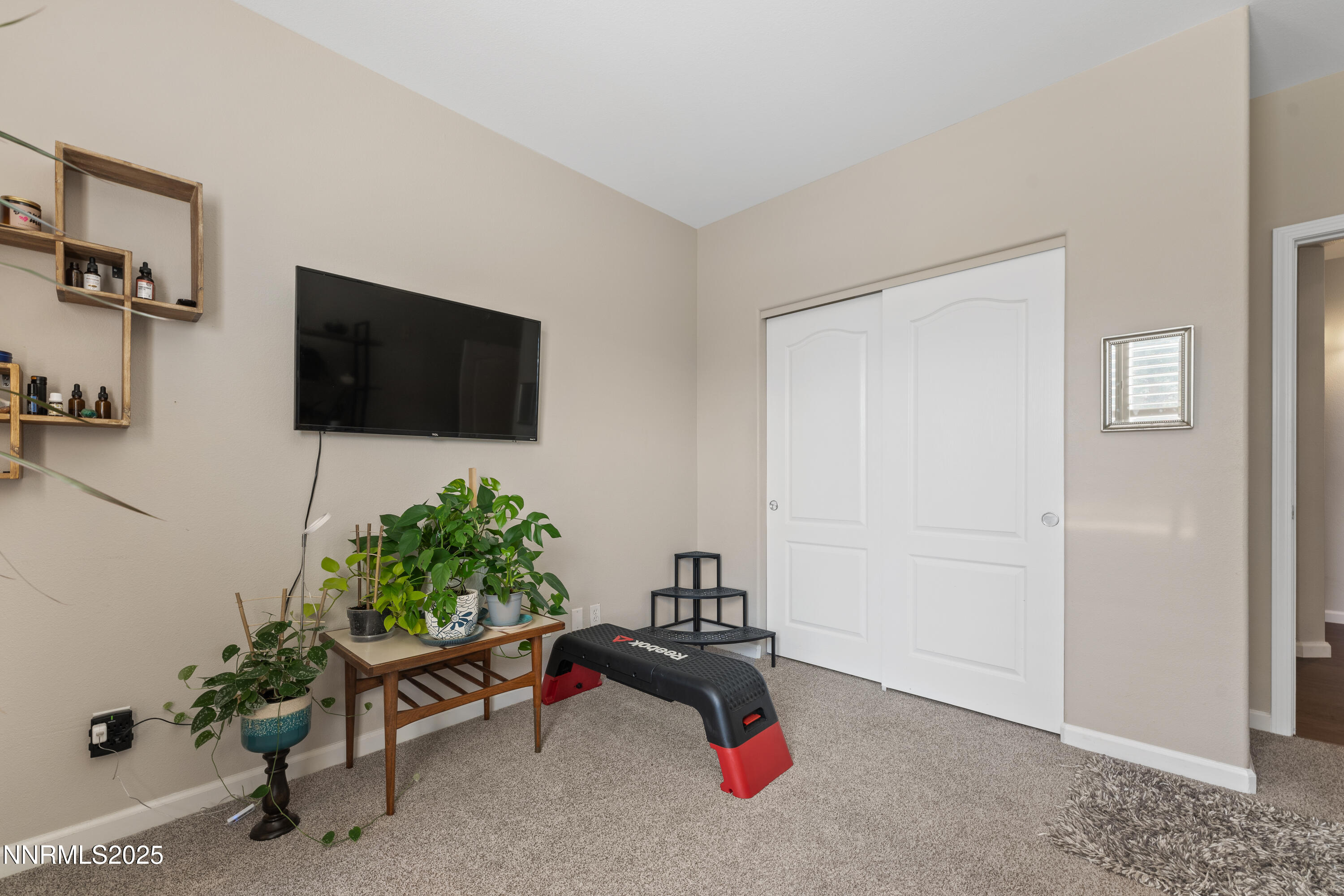 9050 Double R Boulevard, 1425