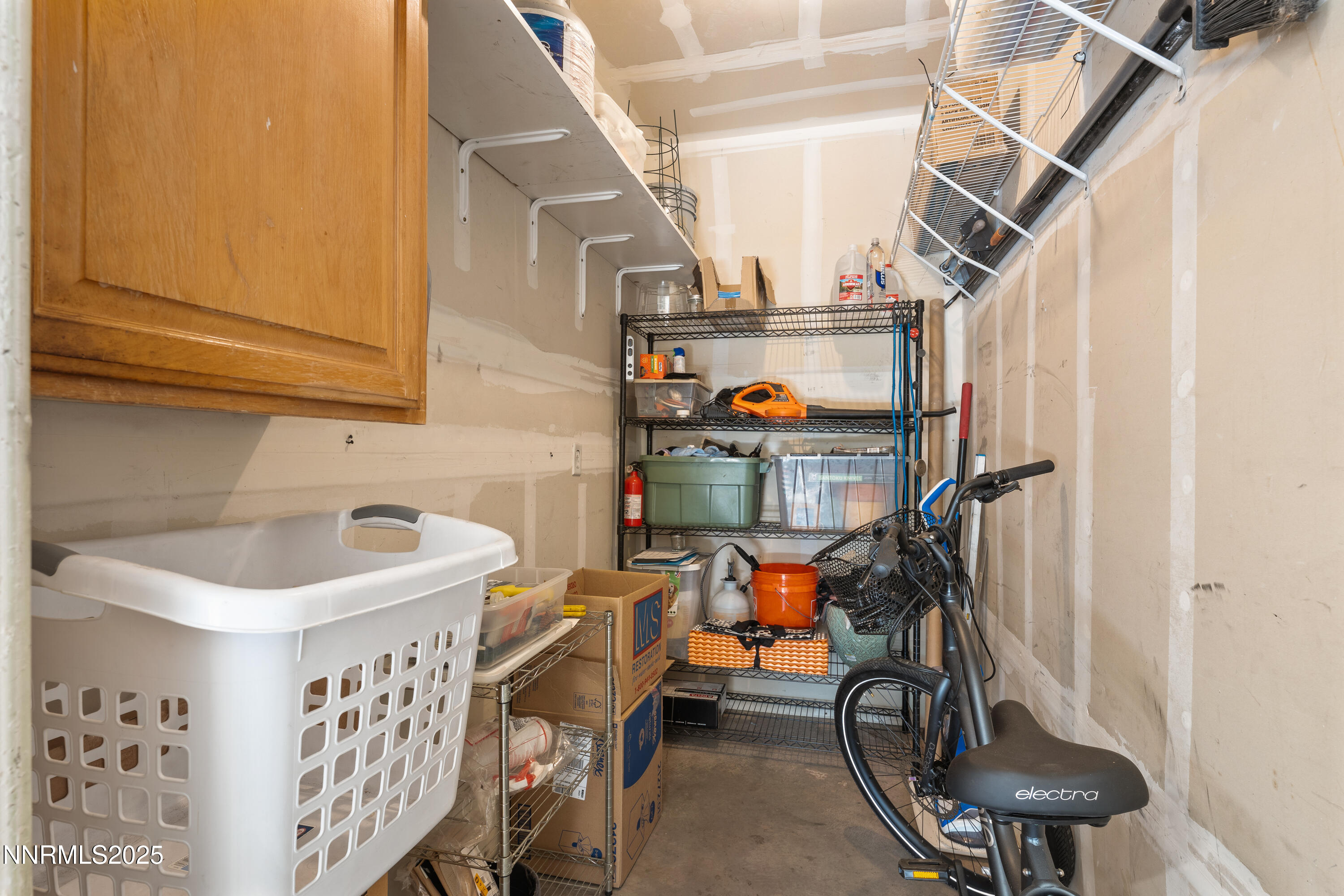 9050 Double R Boulevard, 1425