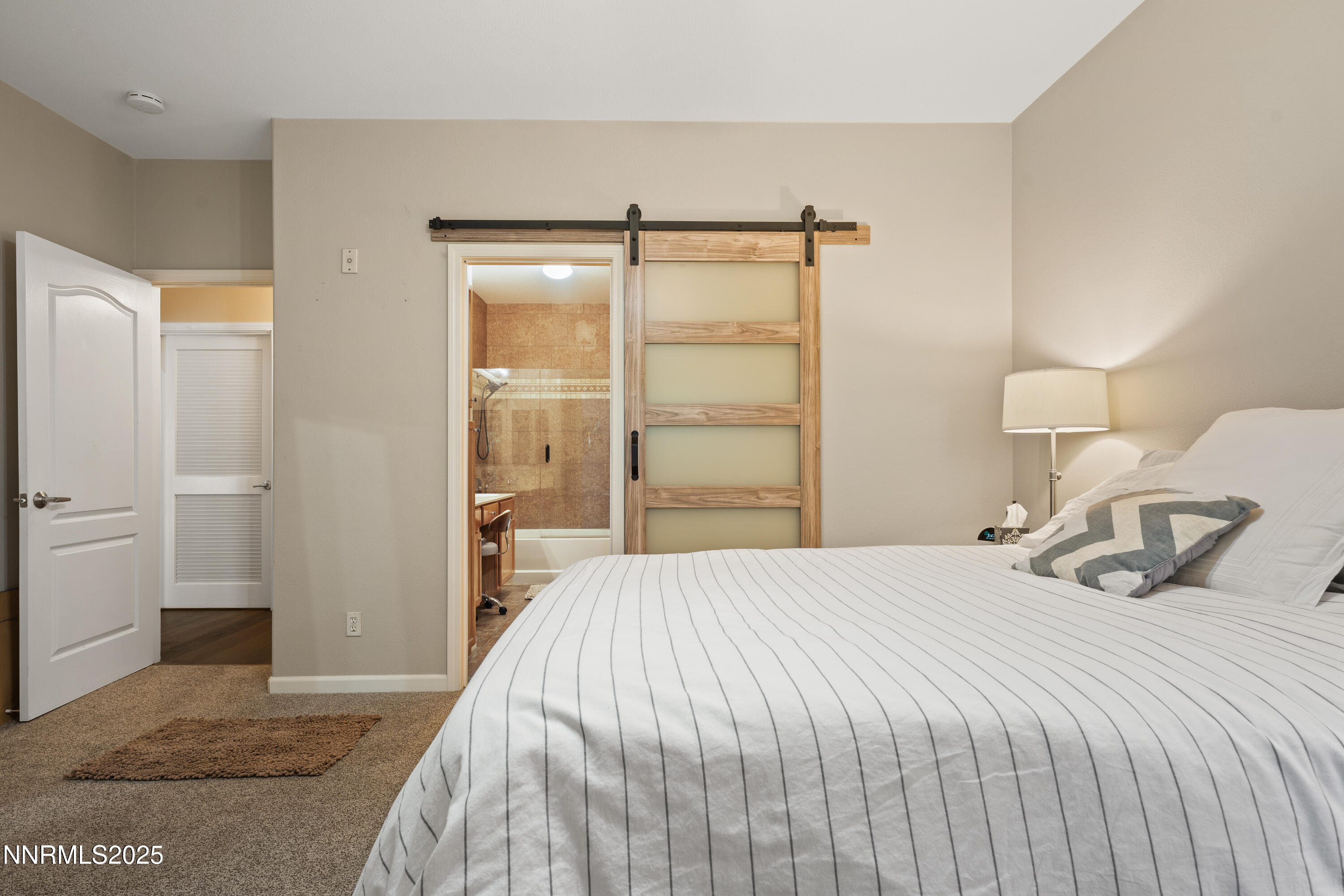 9050 Double R Boulevard, 1425