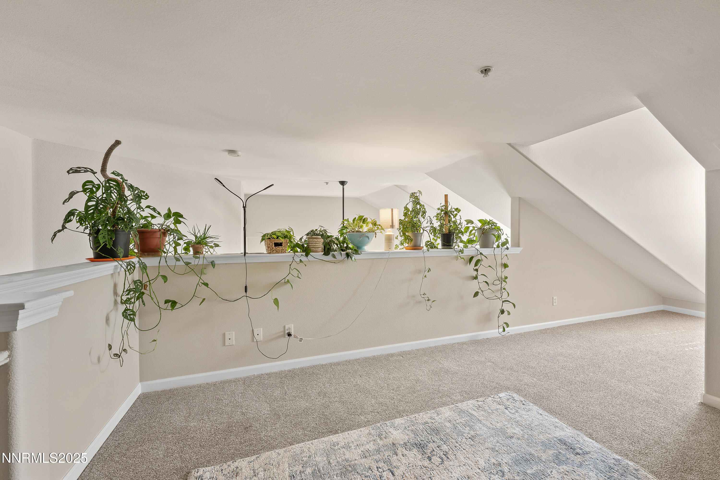 9050 Double R Boulevard, 1425