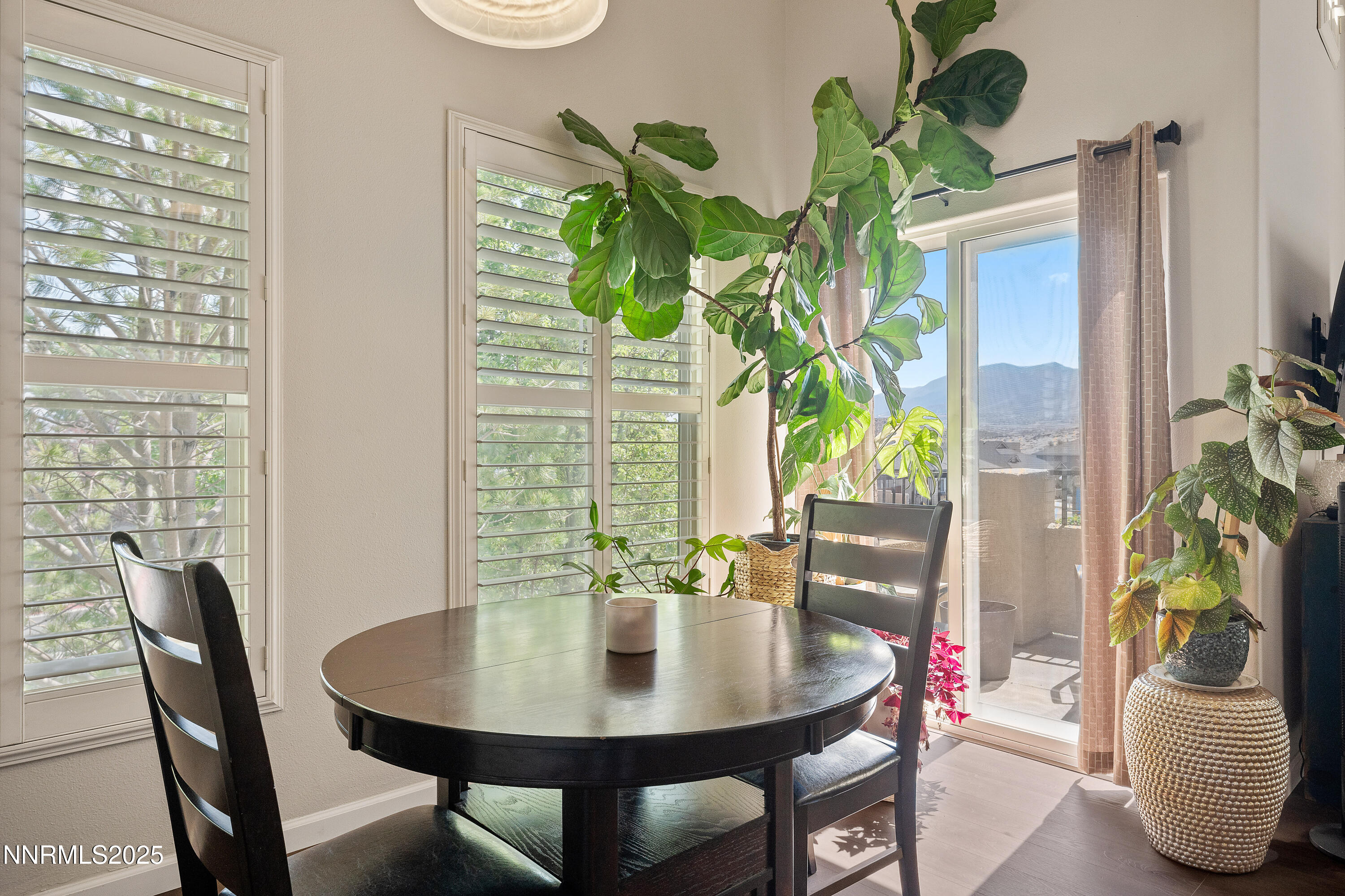 9050 Double R Boulevard, 1425