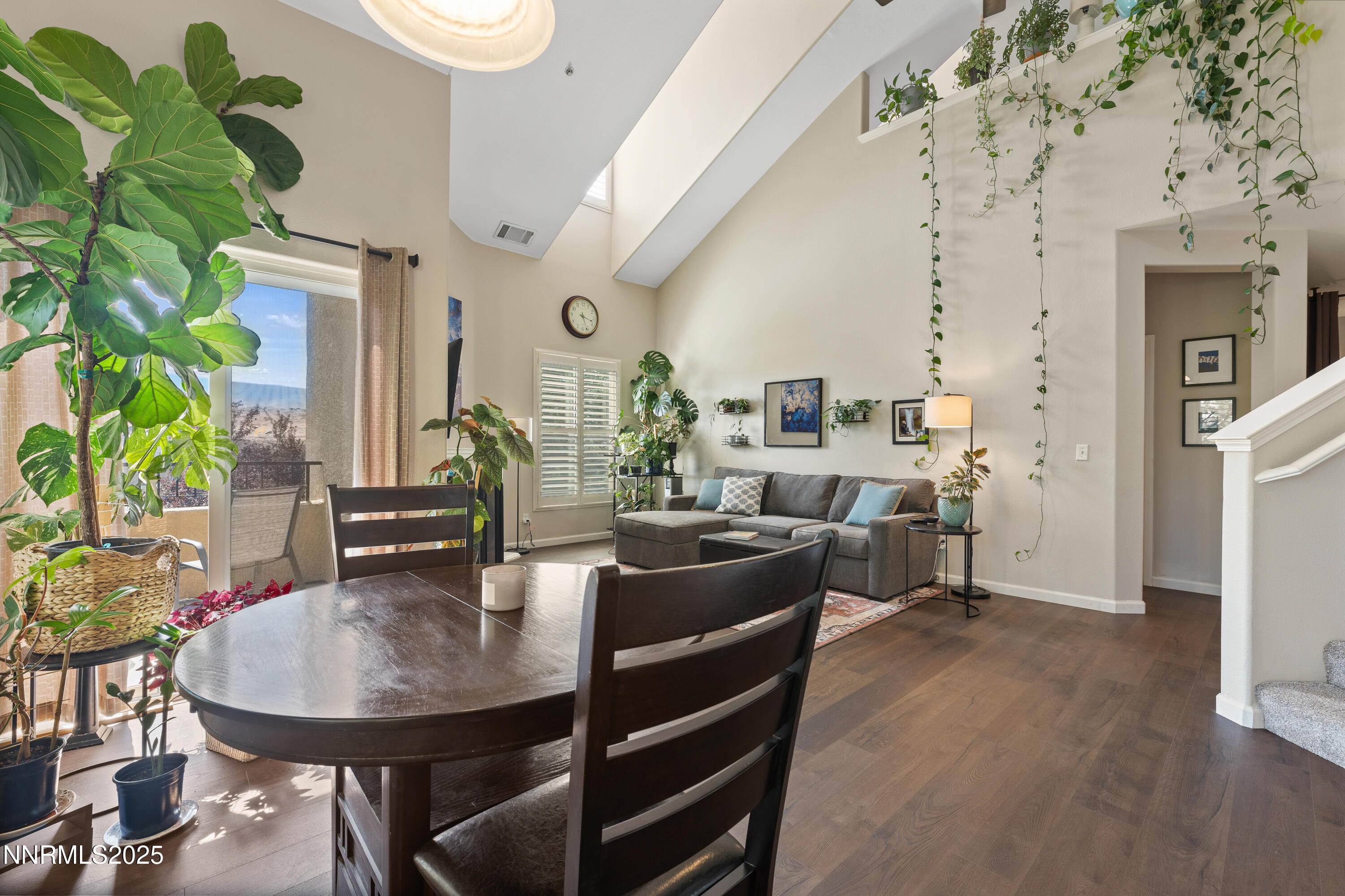 9050 Double R Boulevard, 1425