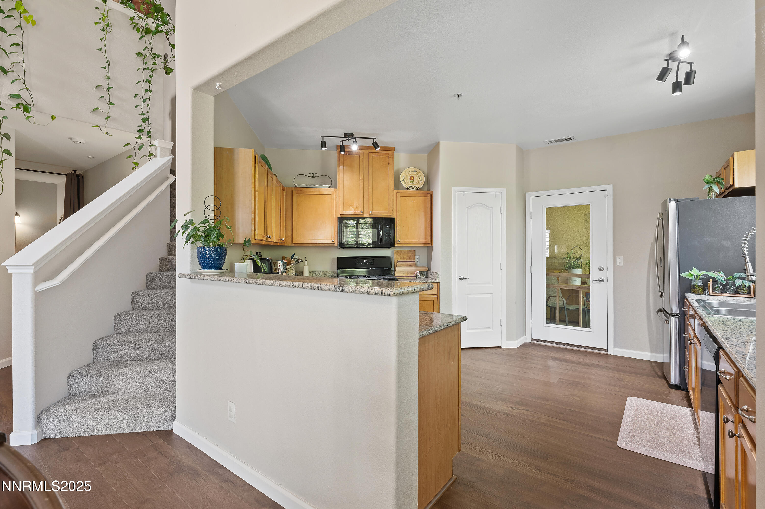 9050 Double R Boulevard, 1425