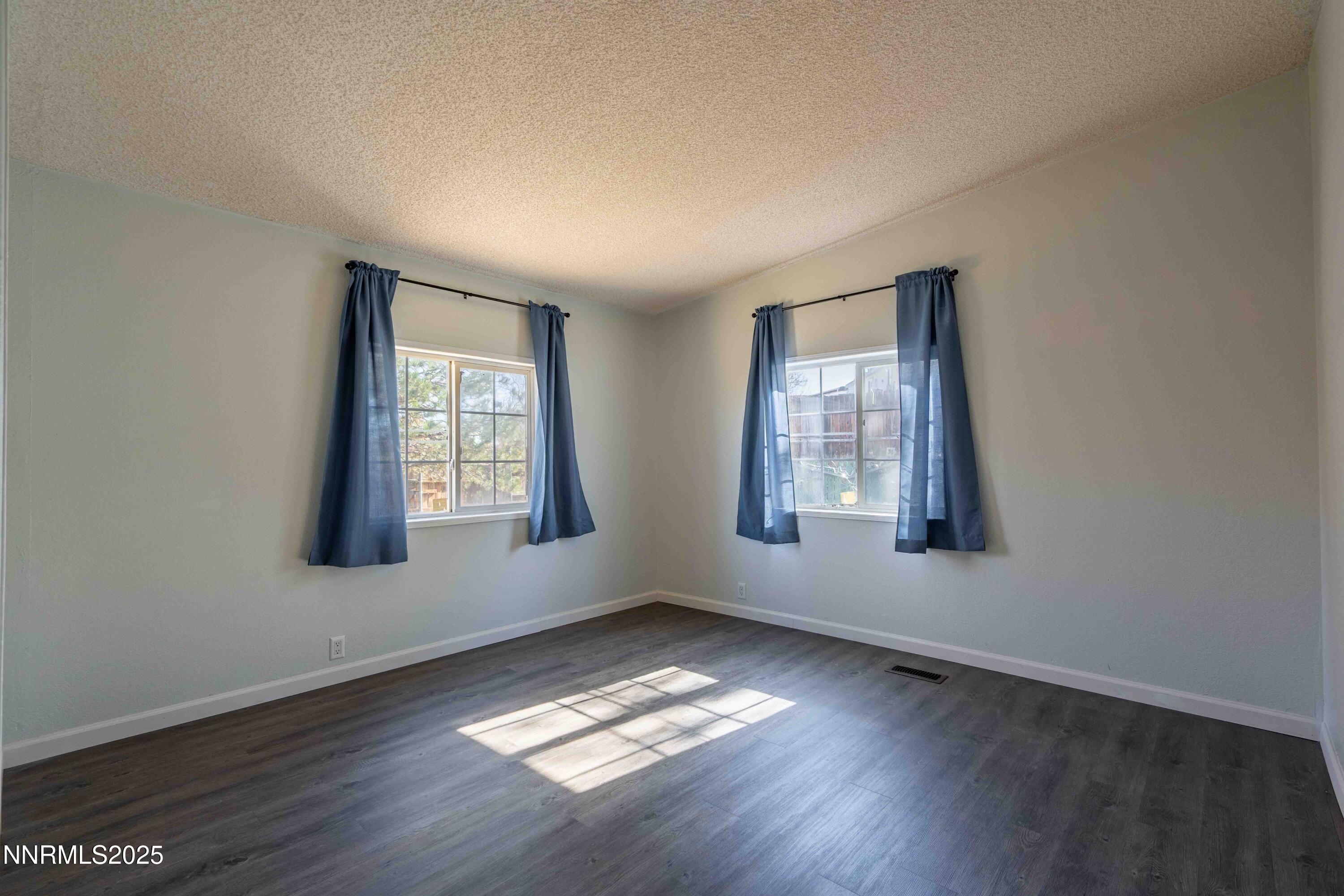 5194 Northern Lights Drive