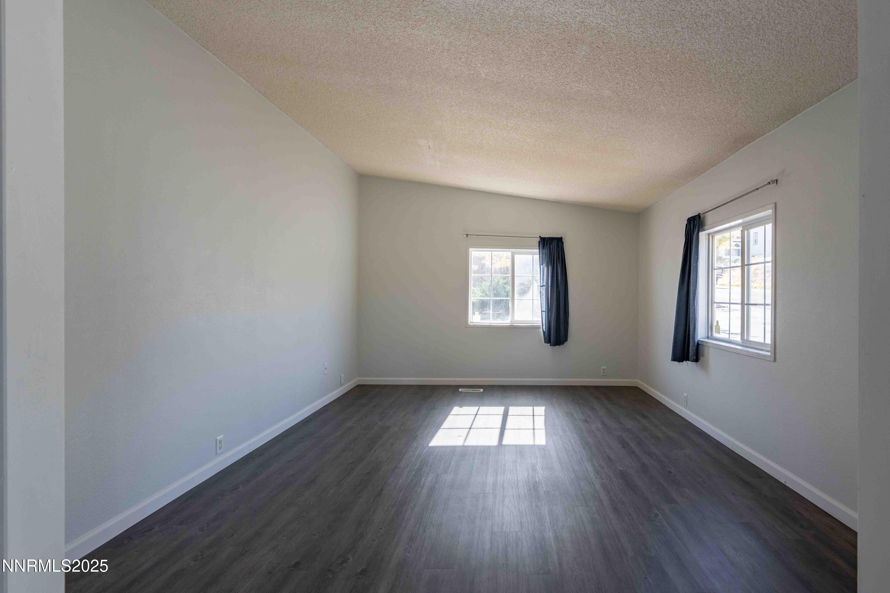 5194 Northern Lights Drive