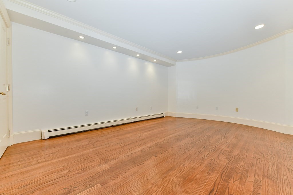 17 Willow Street # 1