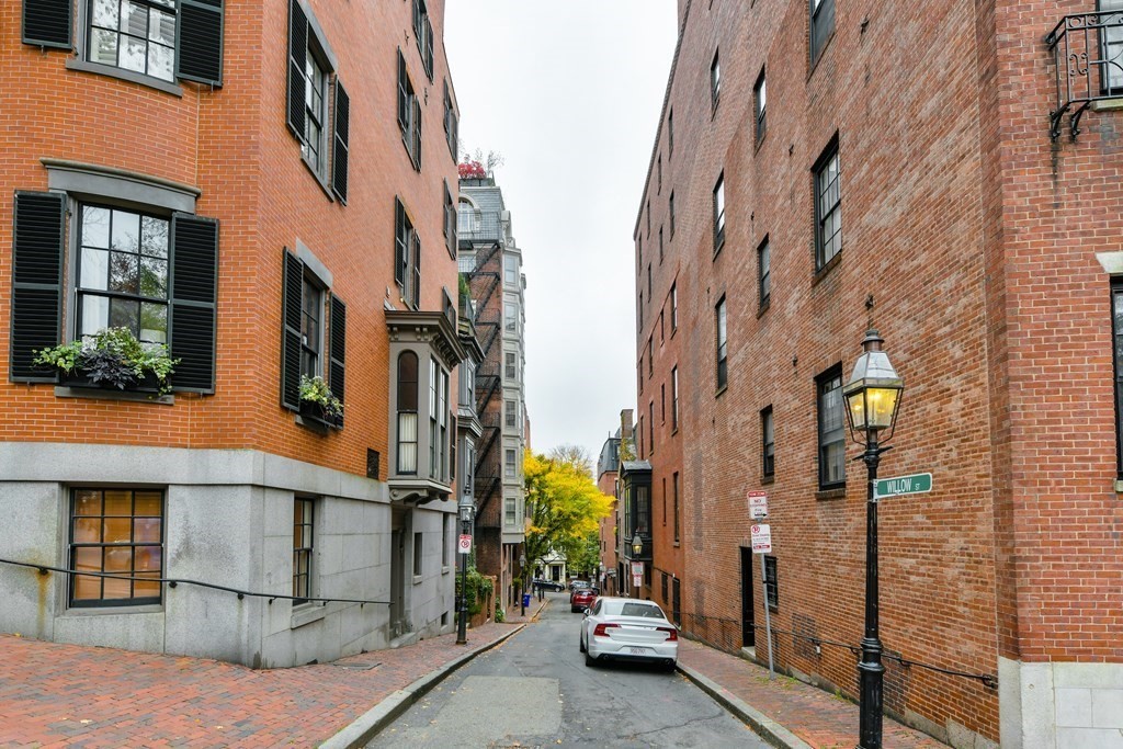 17 Willow Street # 1