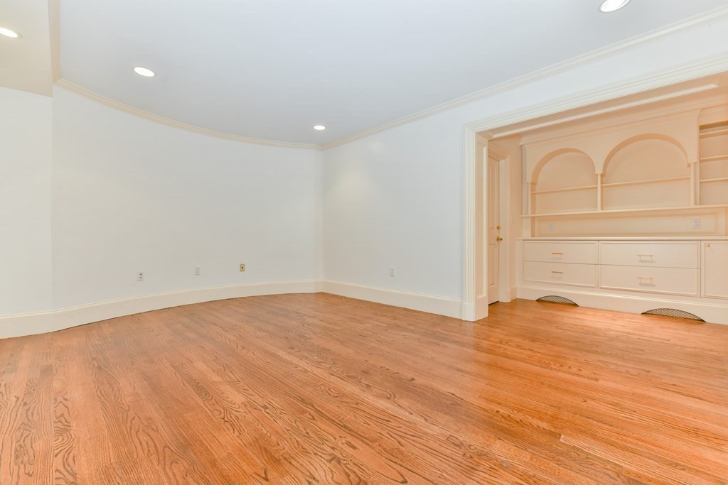 17 Willow Street # 1