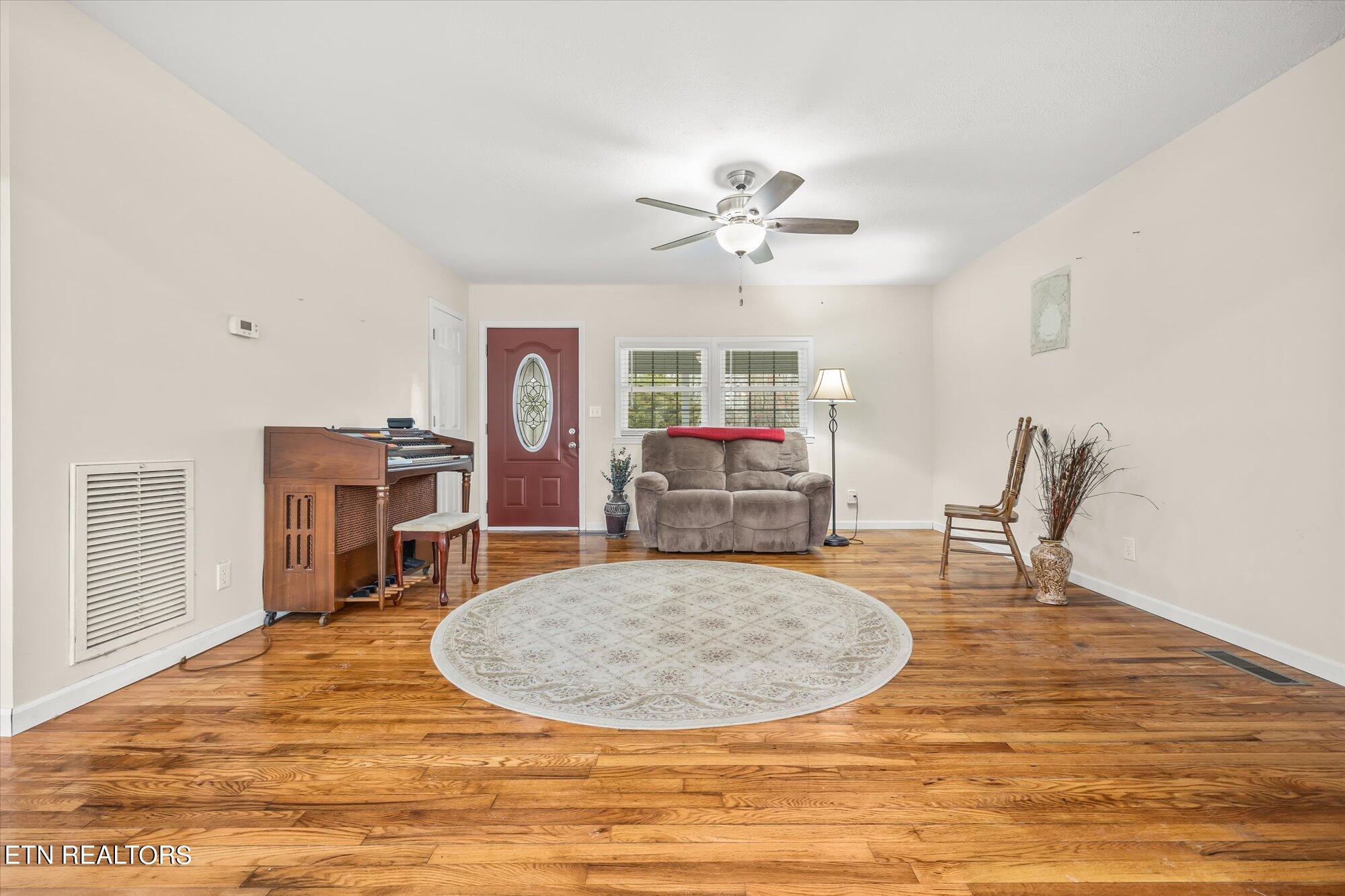 1240 Franklin Loop