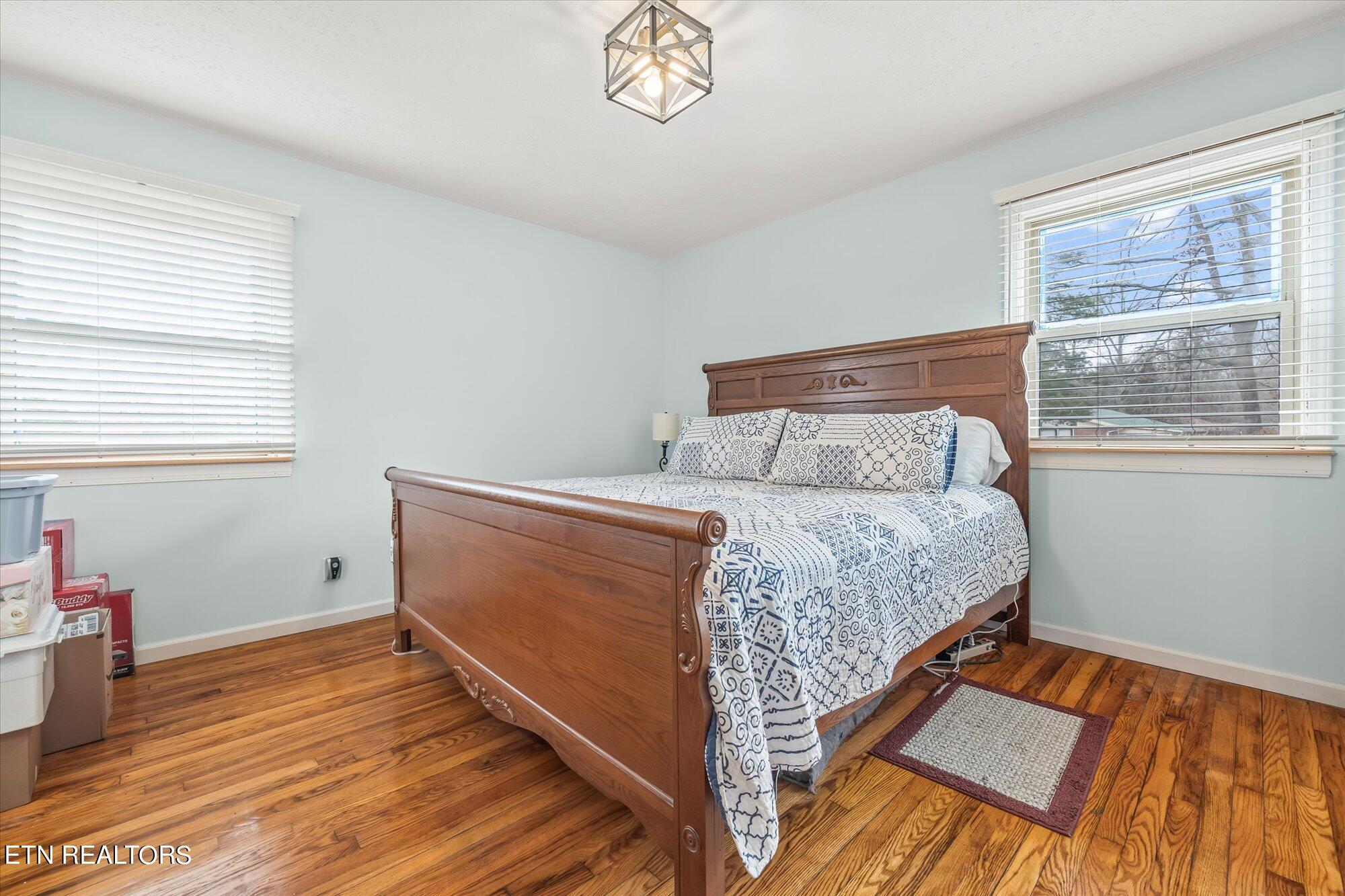 1240 Franklin Loop