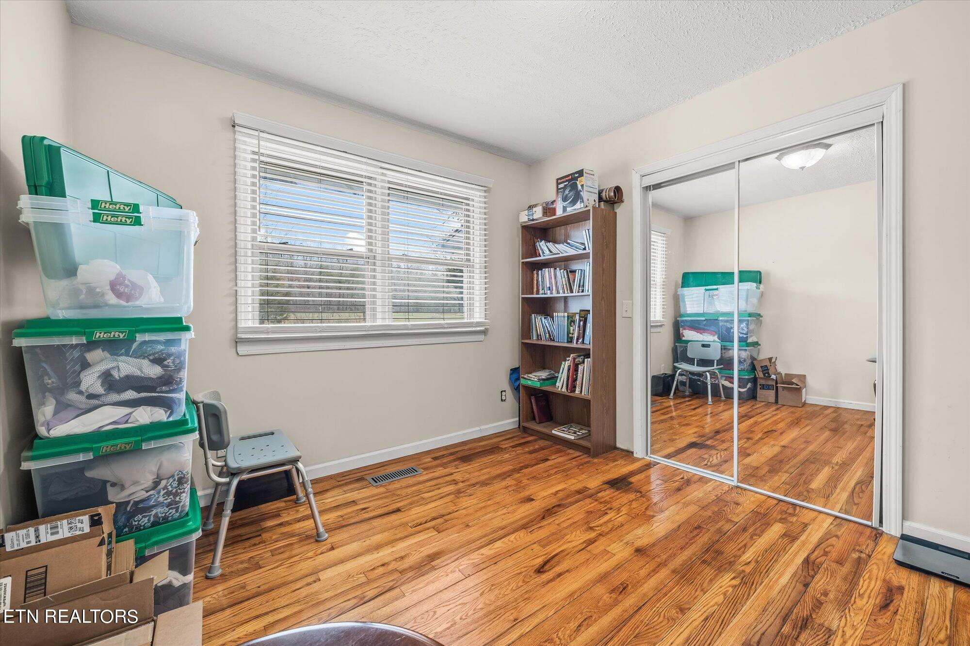 1240 Franklin Loop