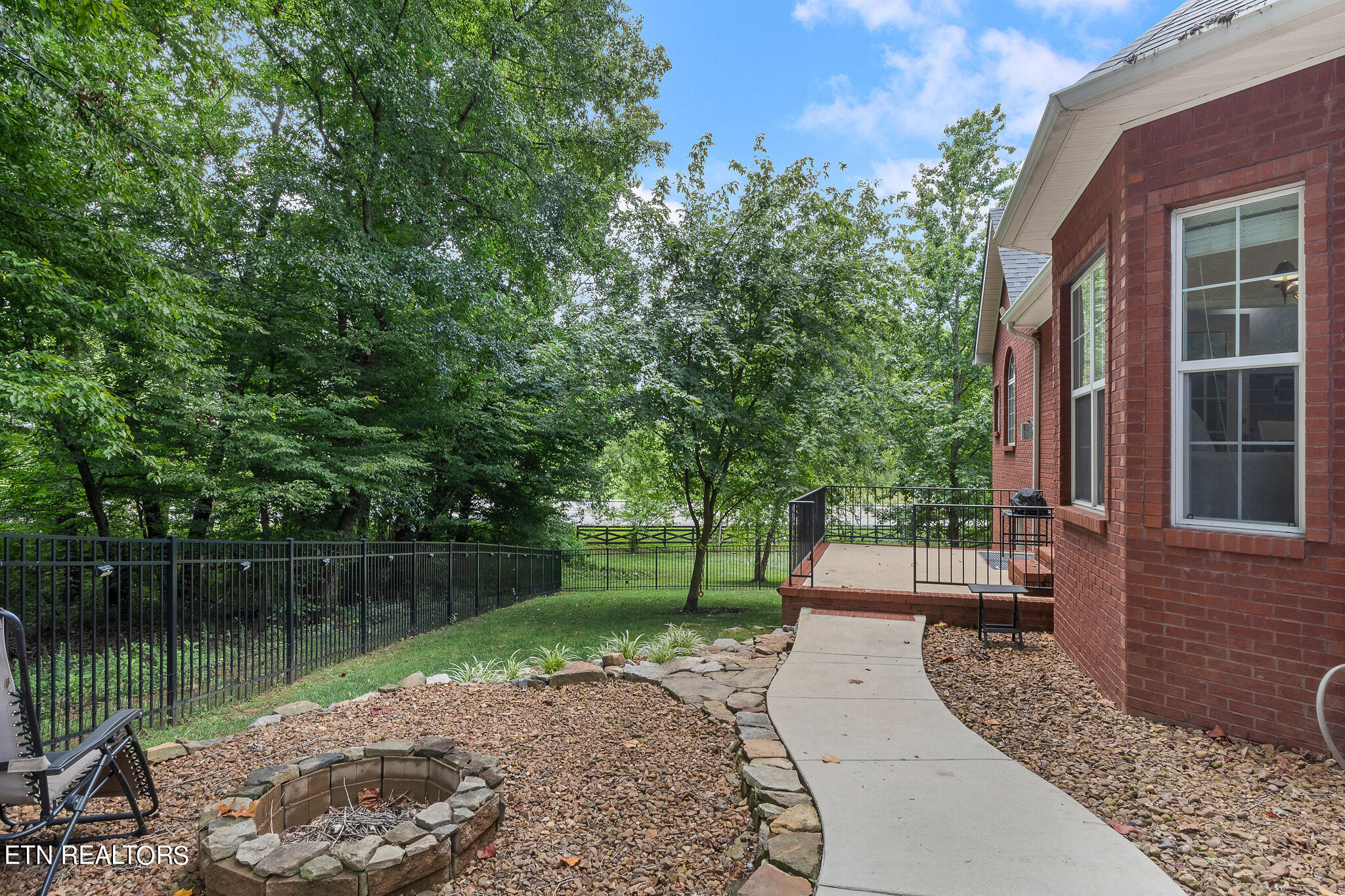 1209 Buckingham Place