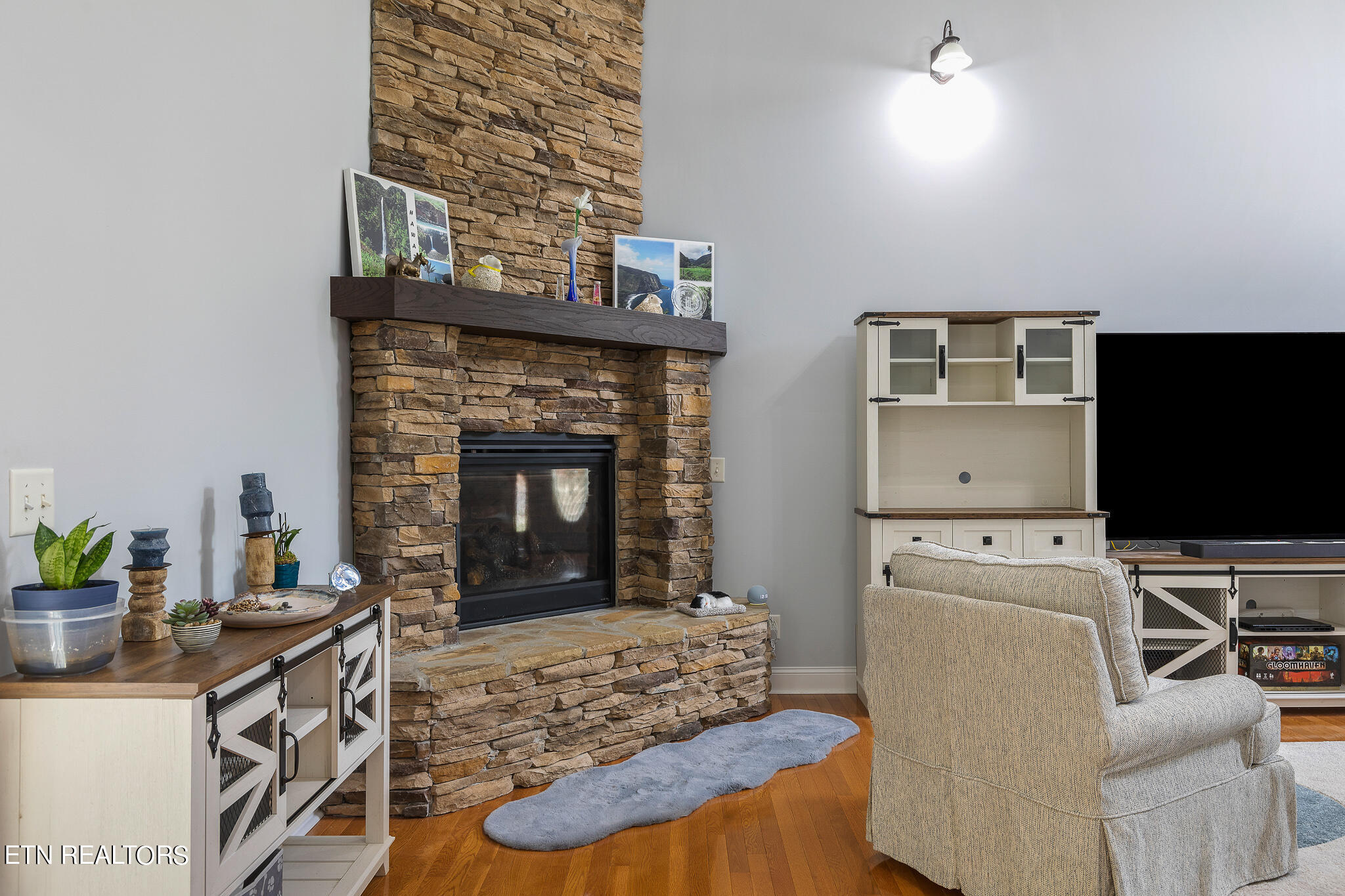 1209 Buckingham Place