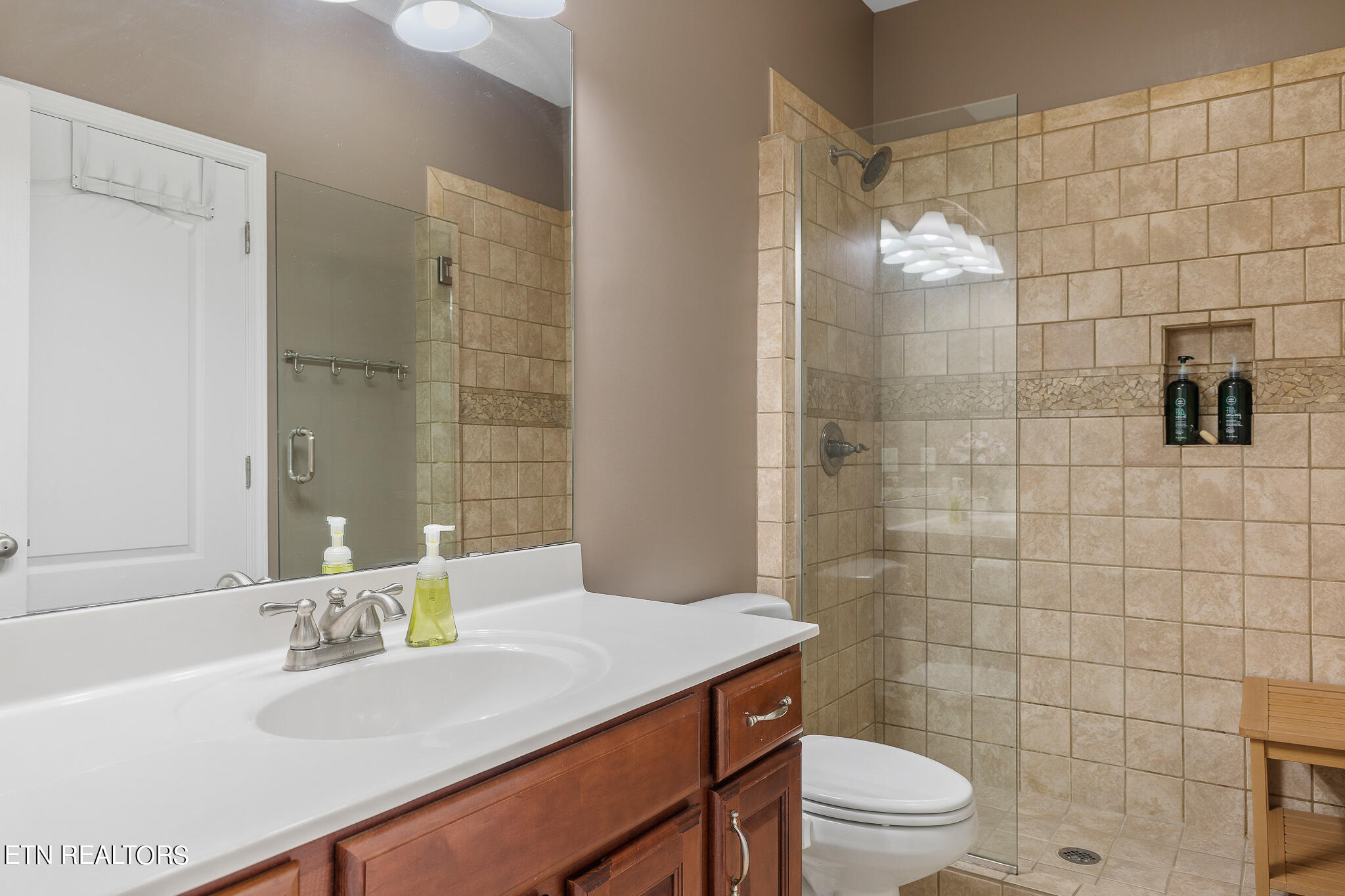 1209 Buckingham Place