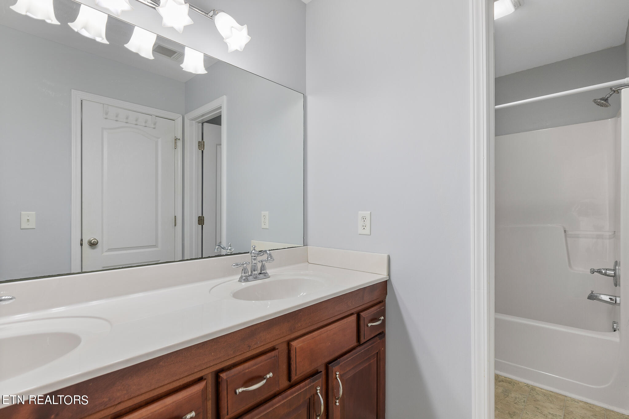 1209 Buckingham Place