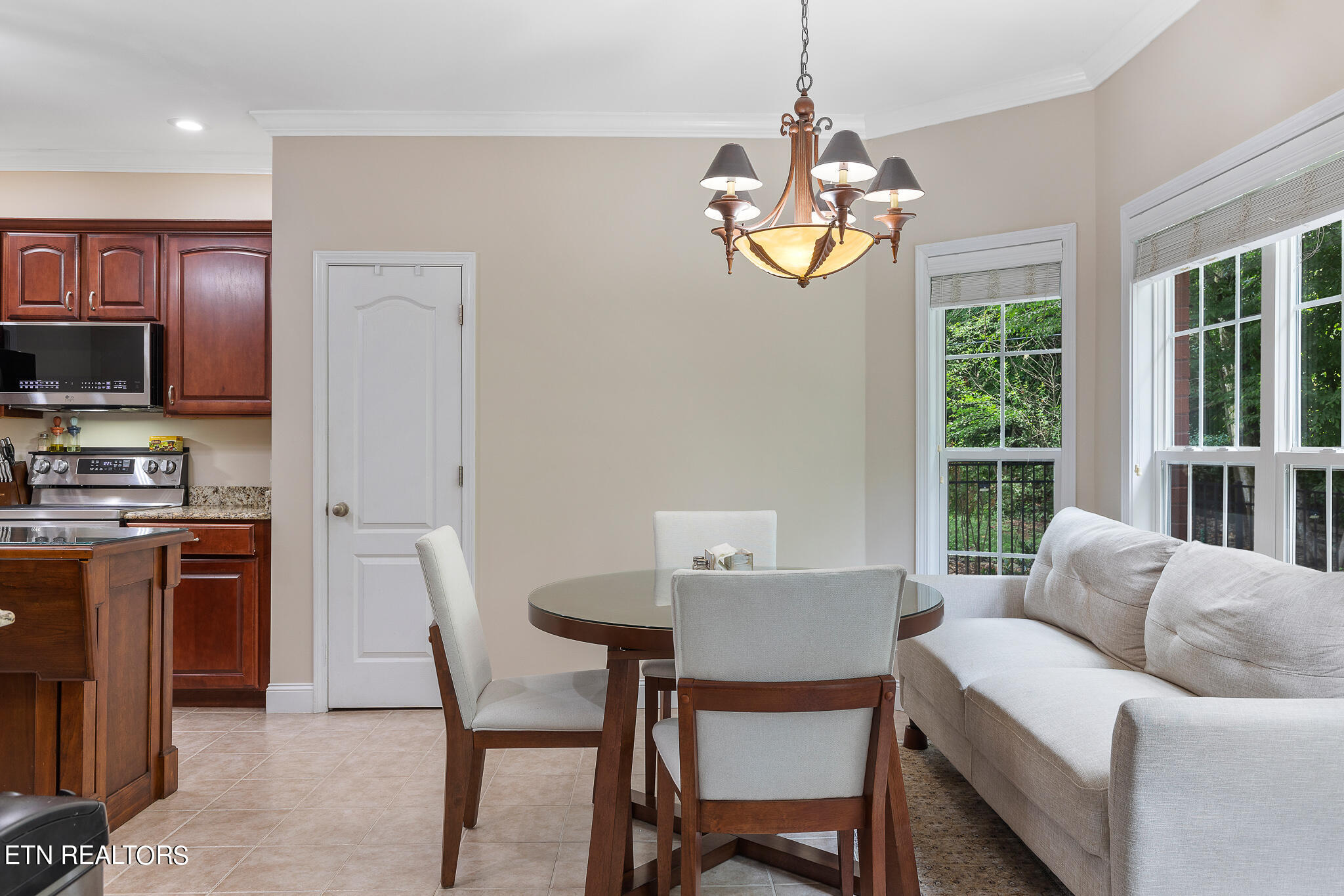 1209 Buckingham Place