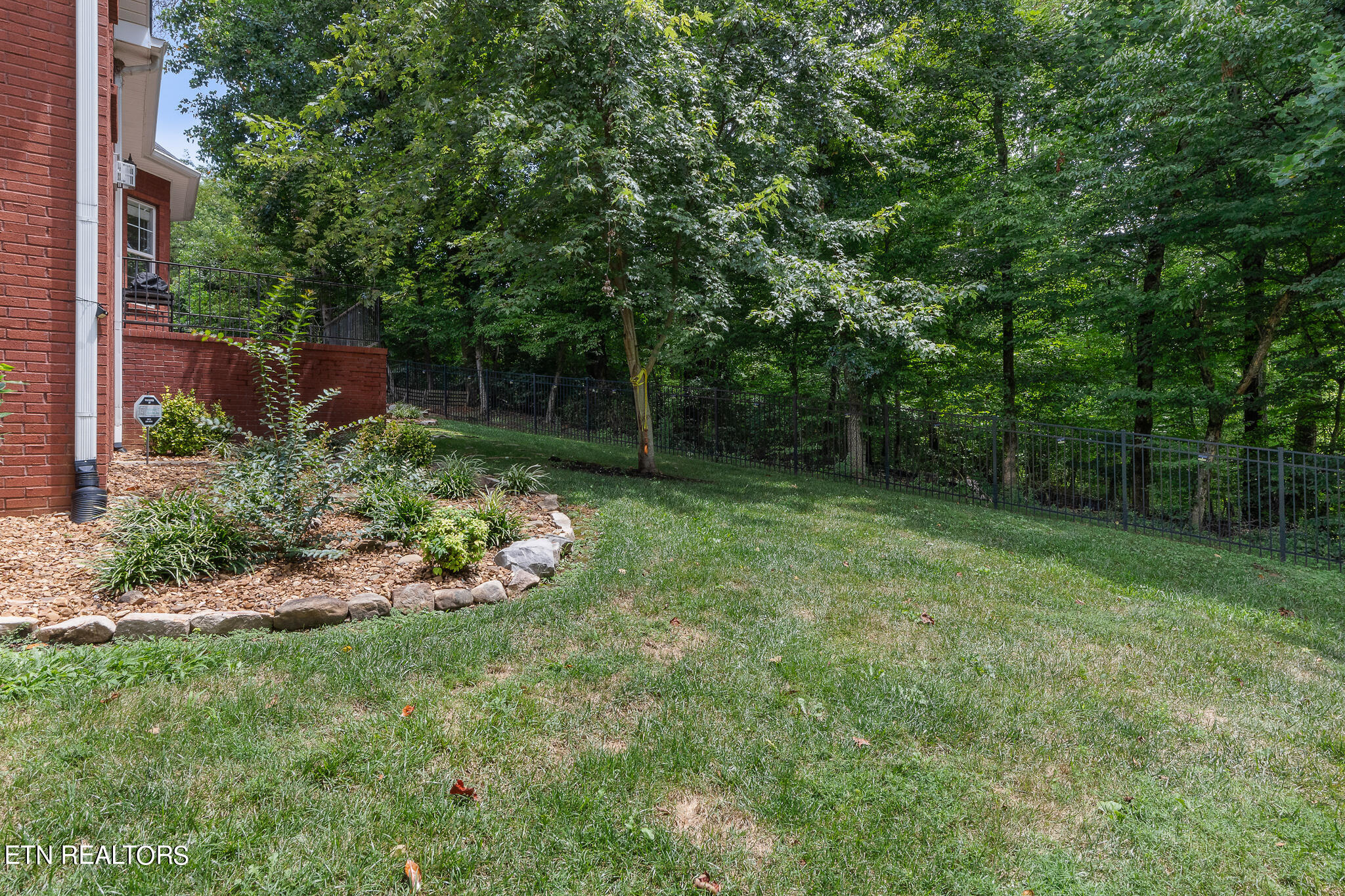 1209 Buckingham Place