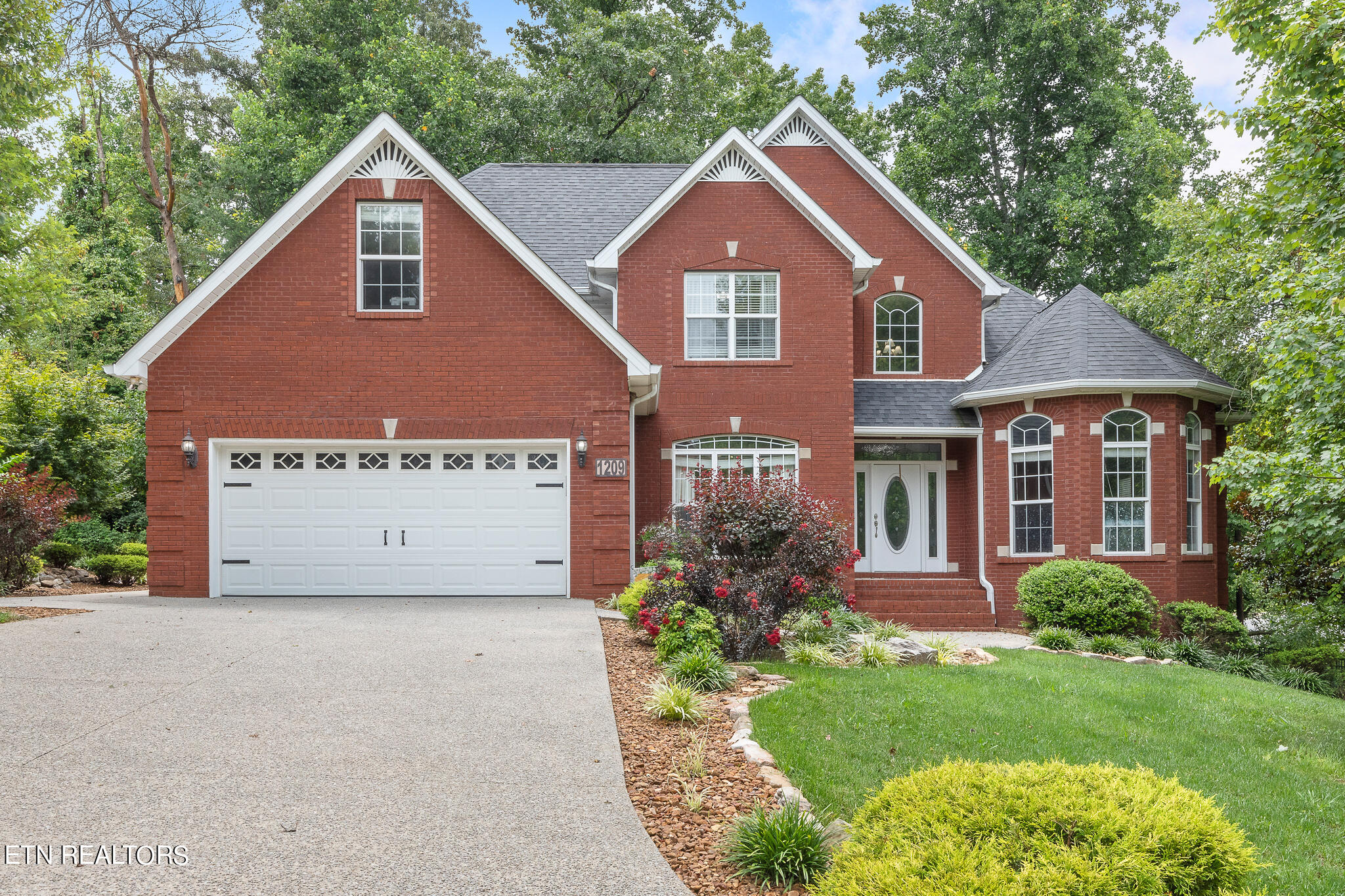 1209 Buckingham Place