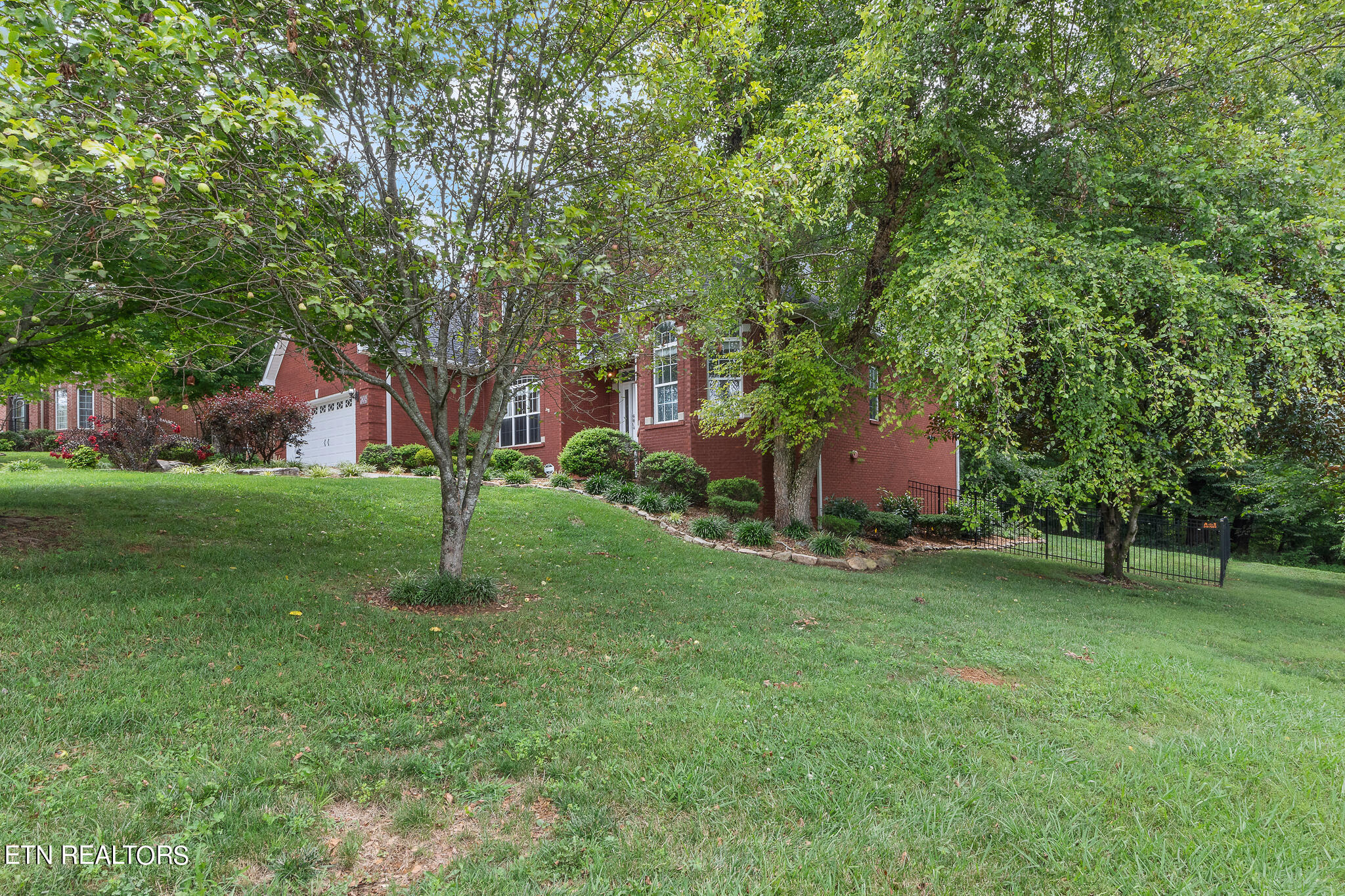 1209 Buckingham Place