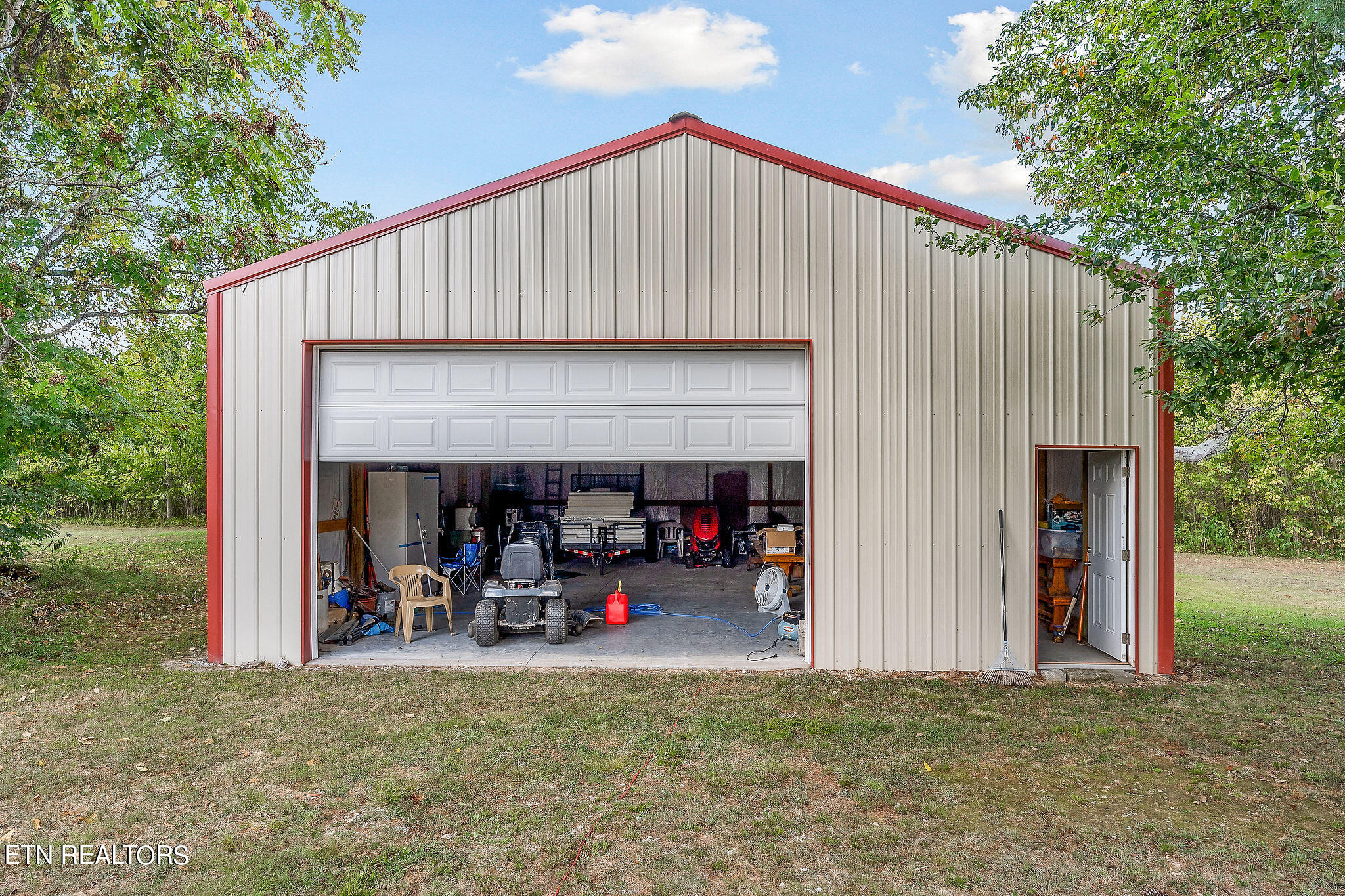 2665 Seven Knobs Rd