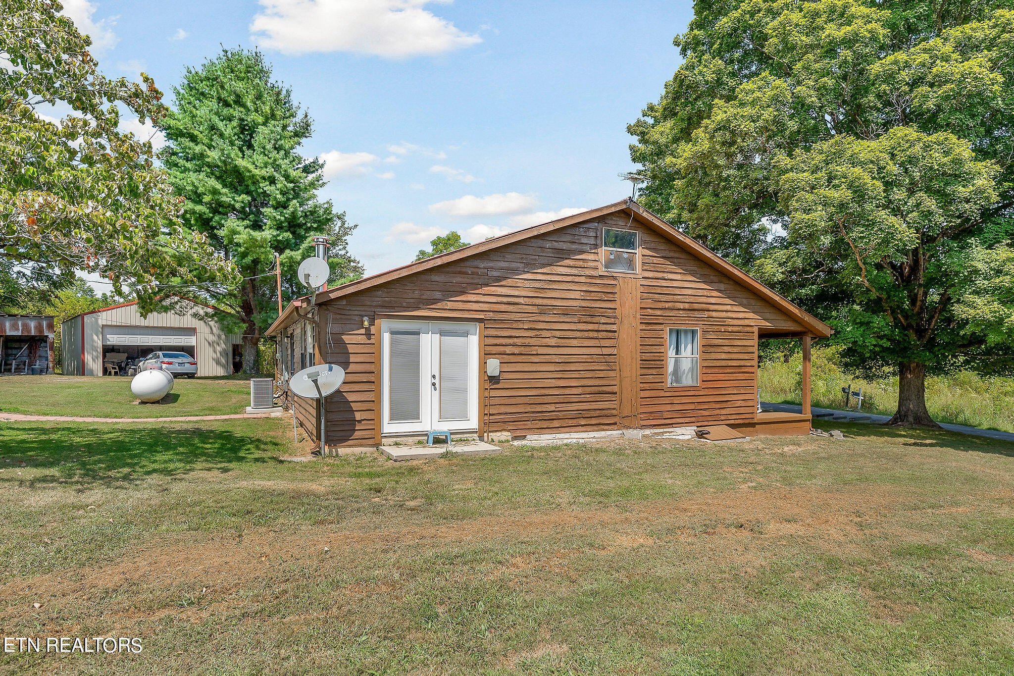 2665 Seven Knobs Rd