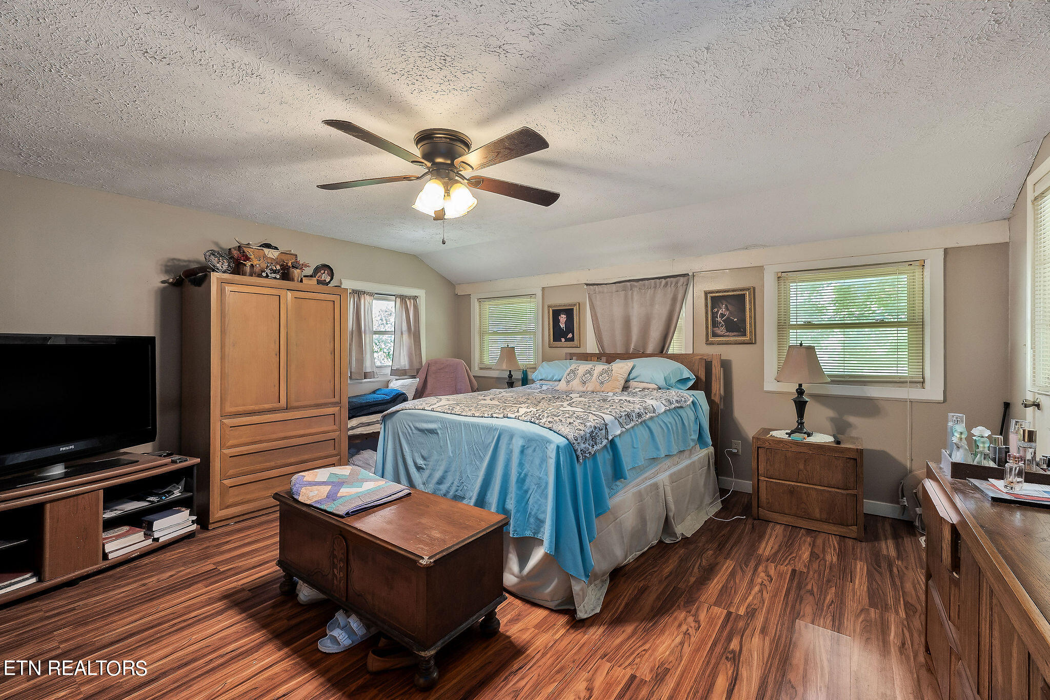 2665 Seven Knobs Rd