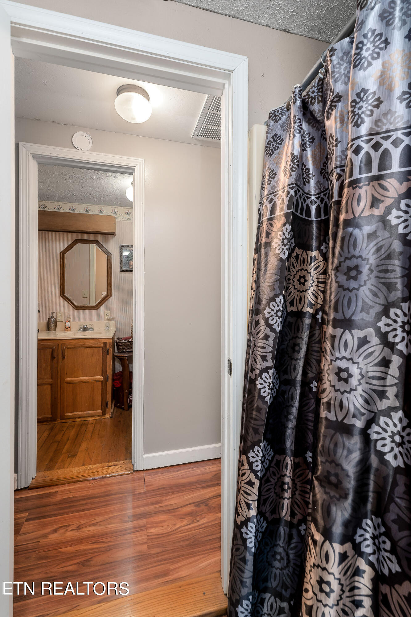 2665 Seven Knobs Rd