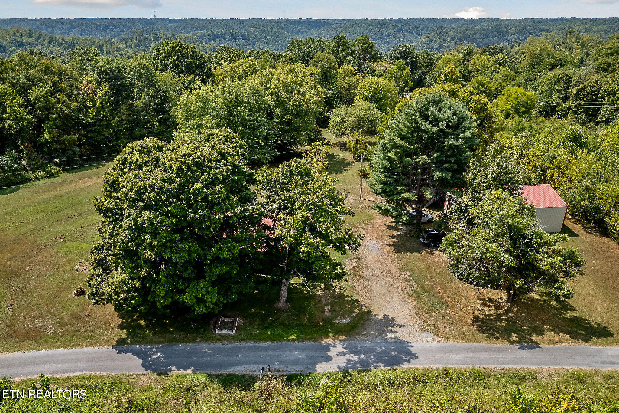 2665 Seven Knobs Rd