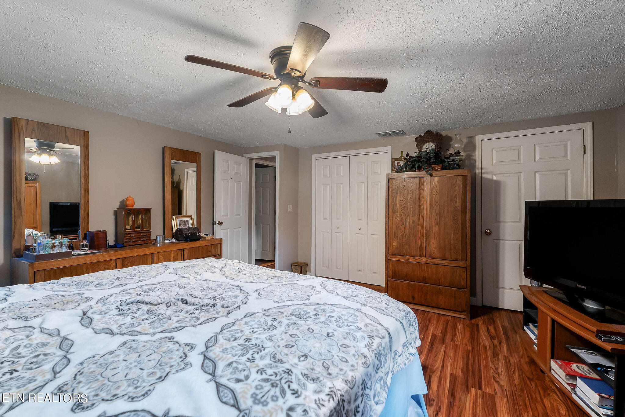 2665 Seven Knobs Rd