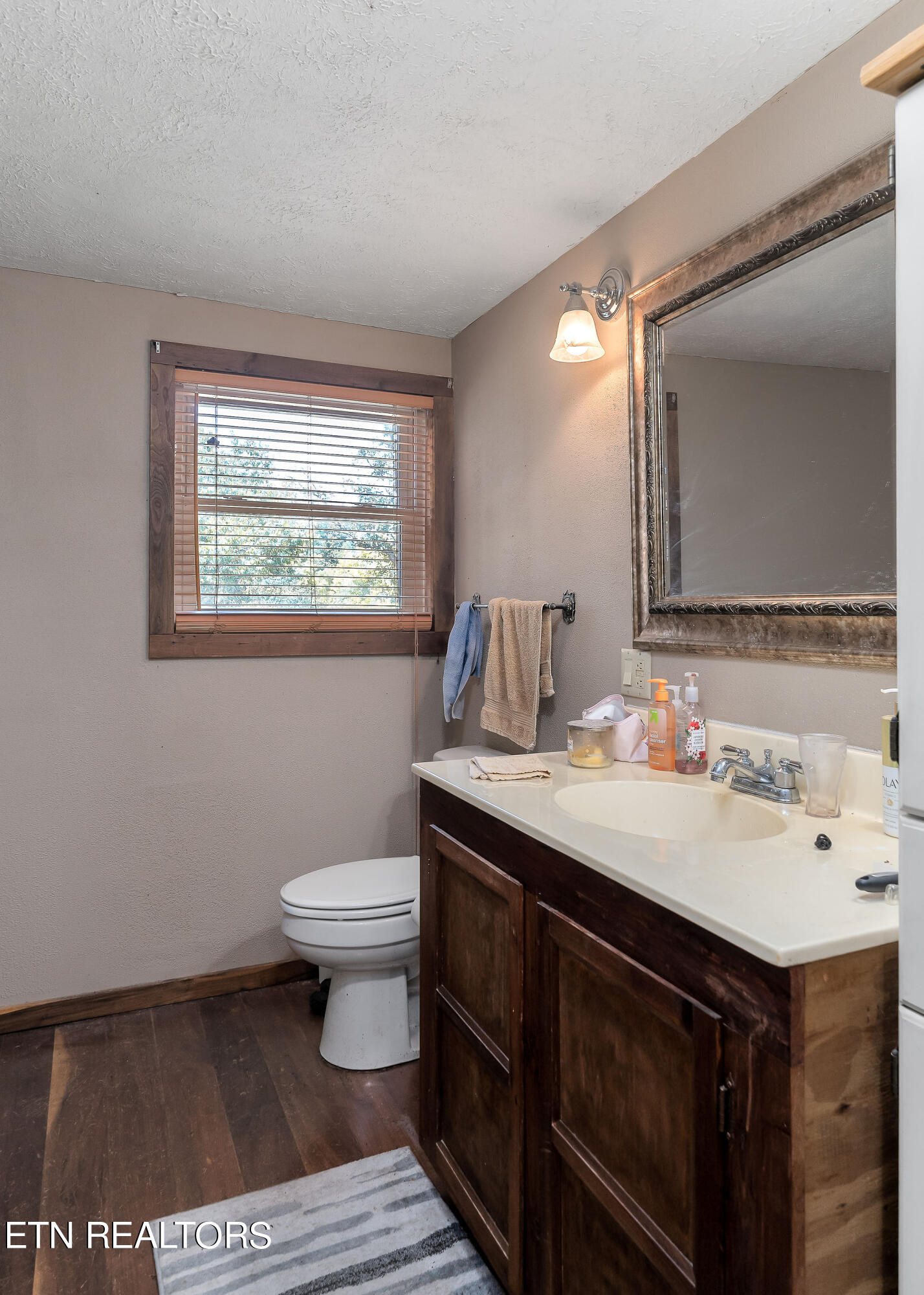 2665 Seven Knobs Rd