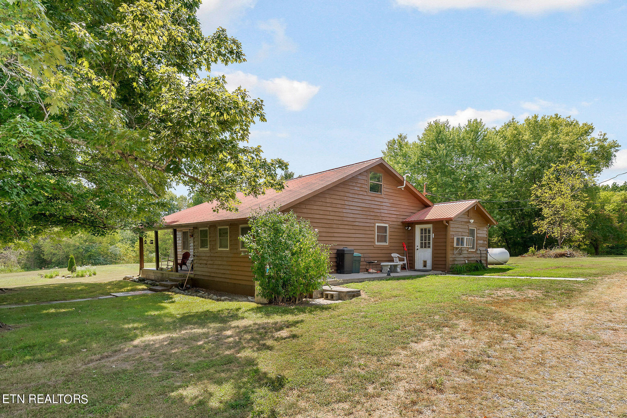 2665 Seven Knobs Rd