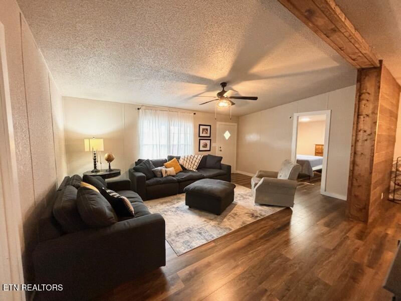 2524 S York Hwy