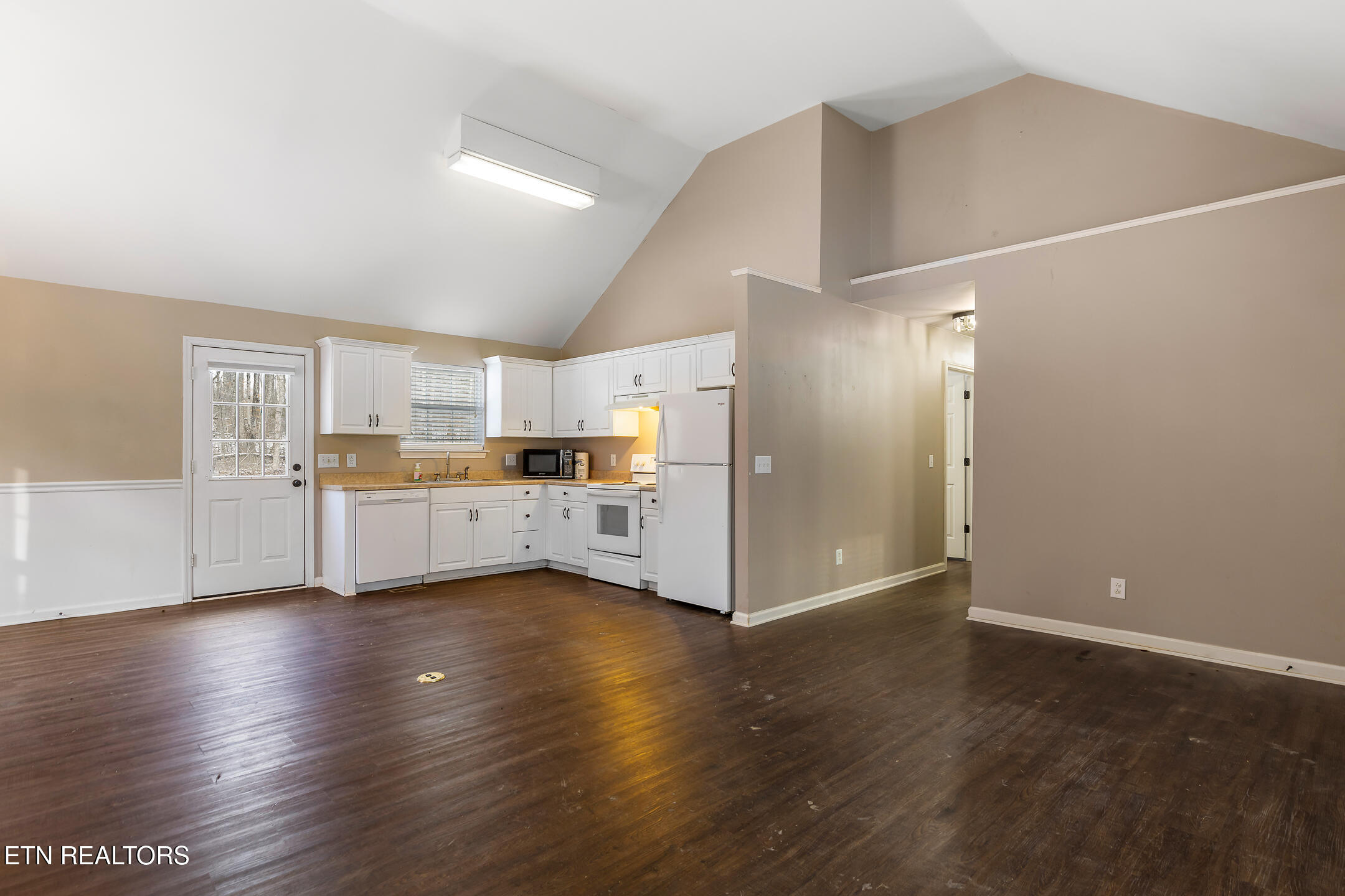 1655 Dogwood Circle