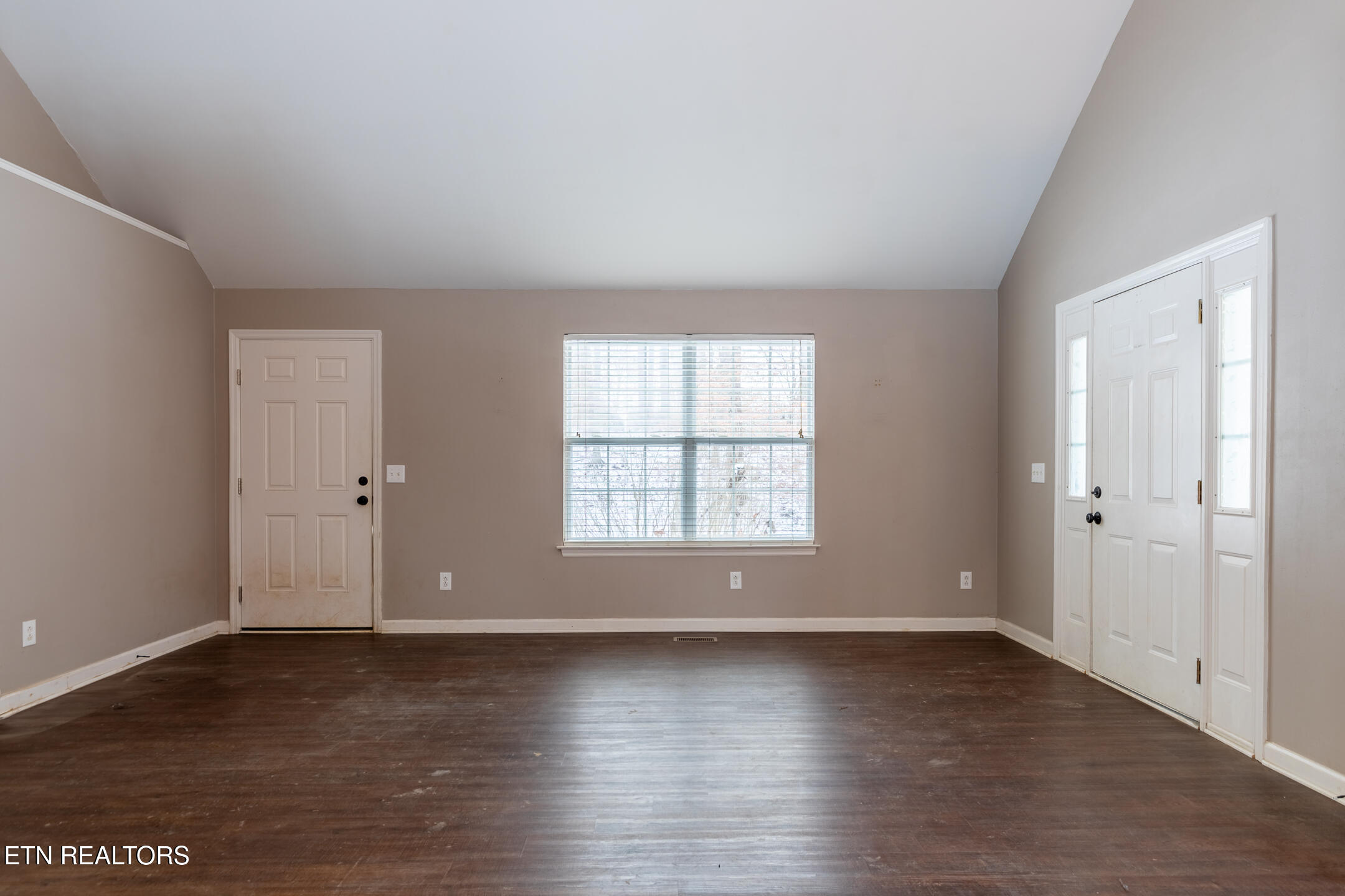 1655 Dogwood Circle