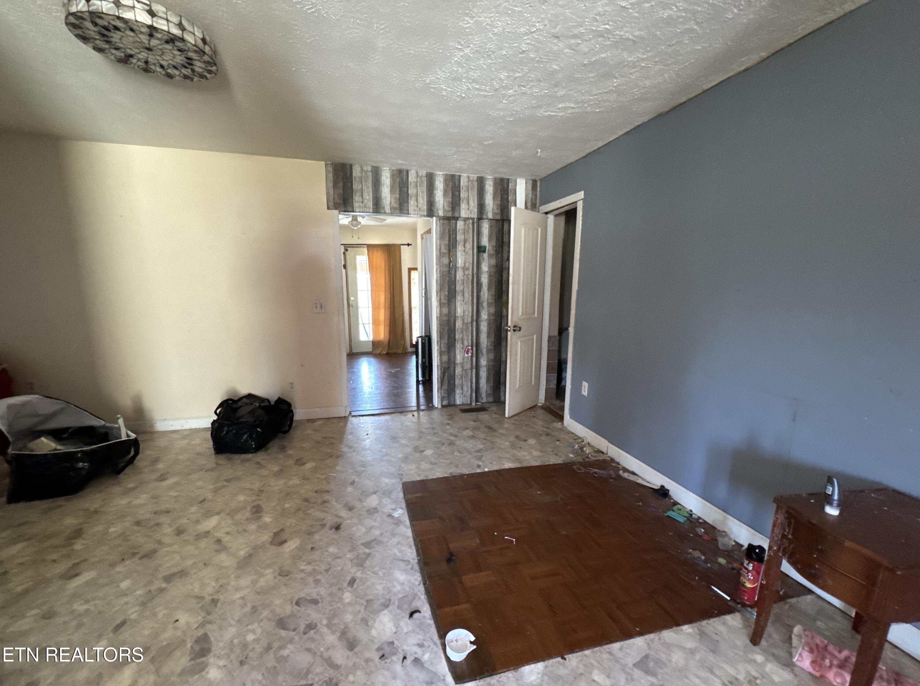 121 Rabbit Track Rd